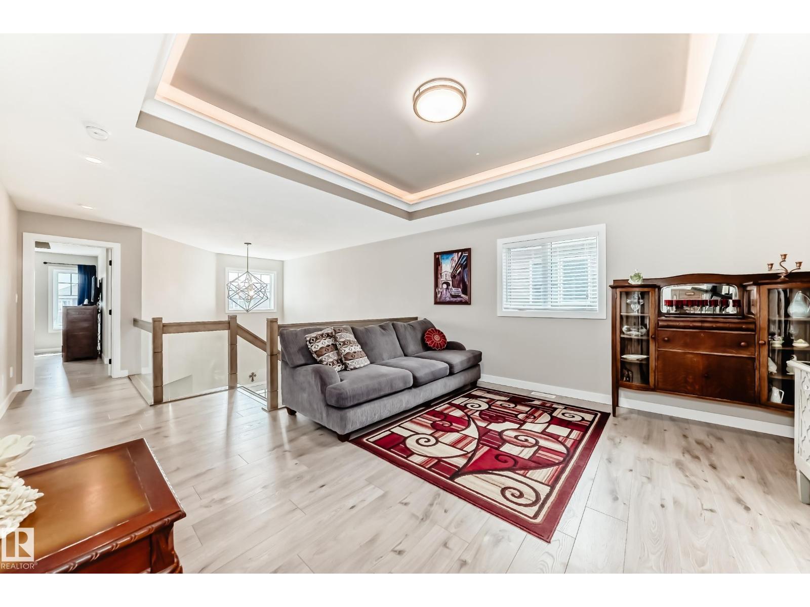 3895 Robins CR NW - 44
