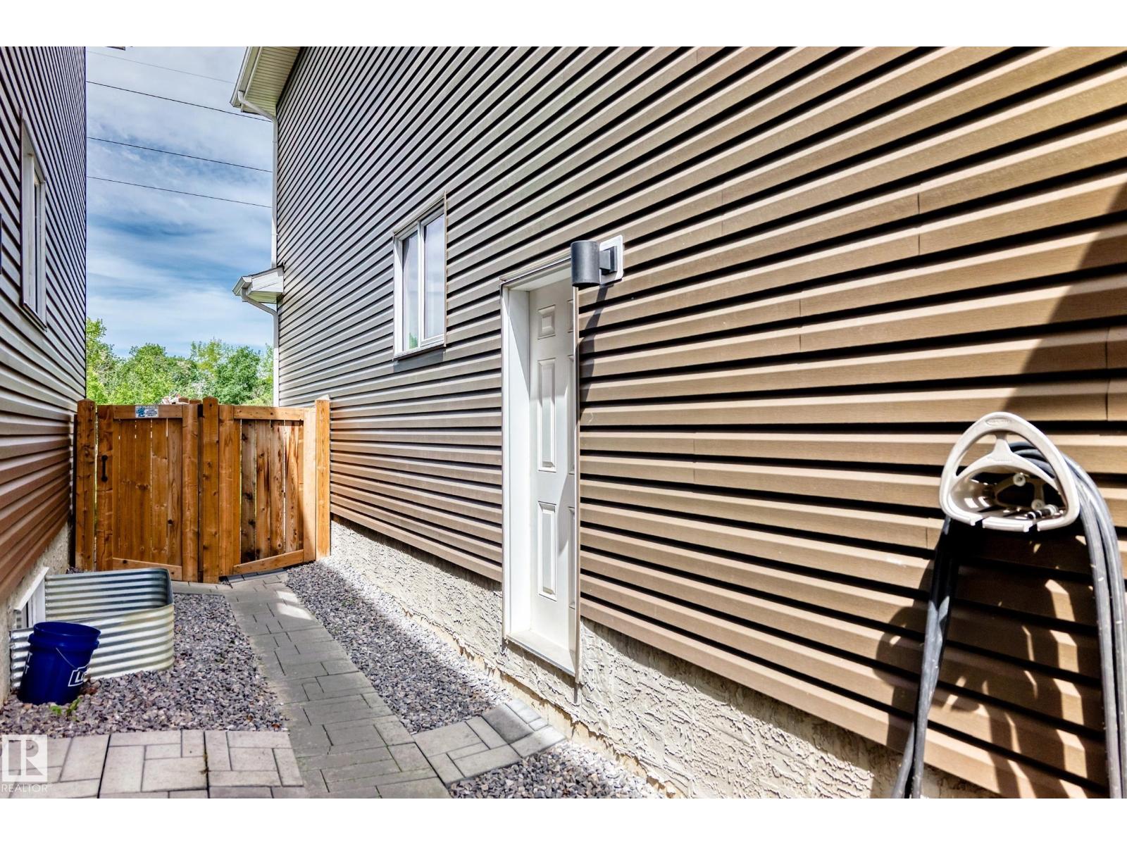 3895 Robins CR NW - 63