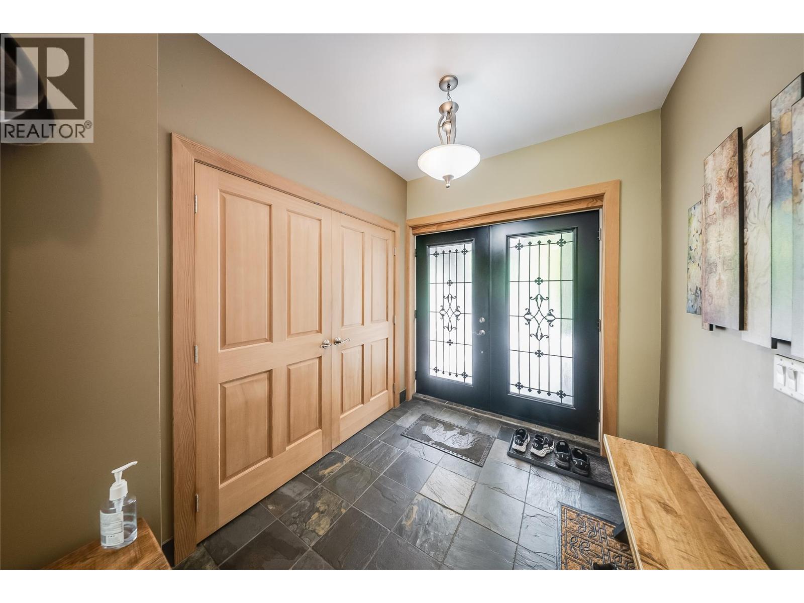 1009 Silvertip Road - 7