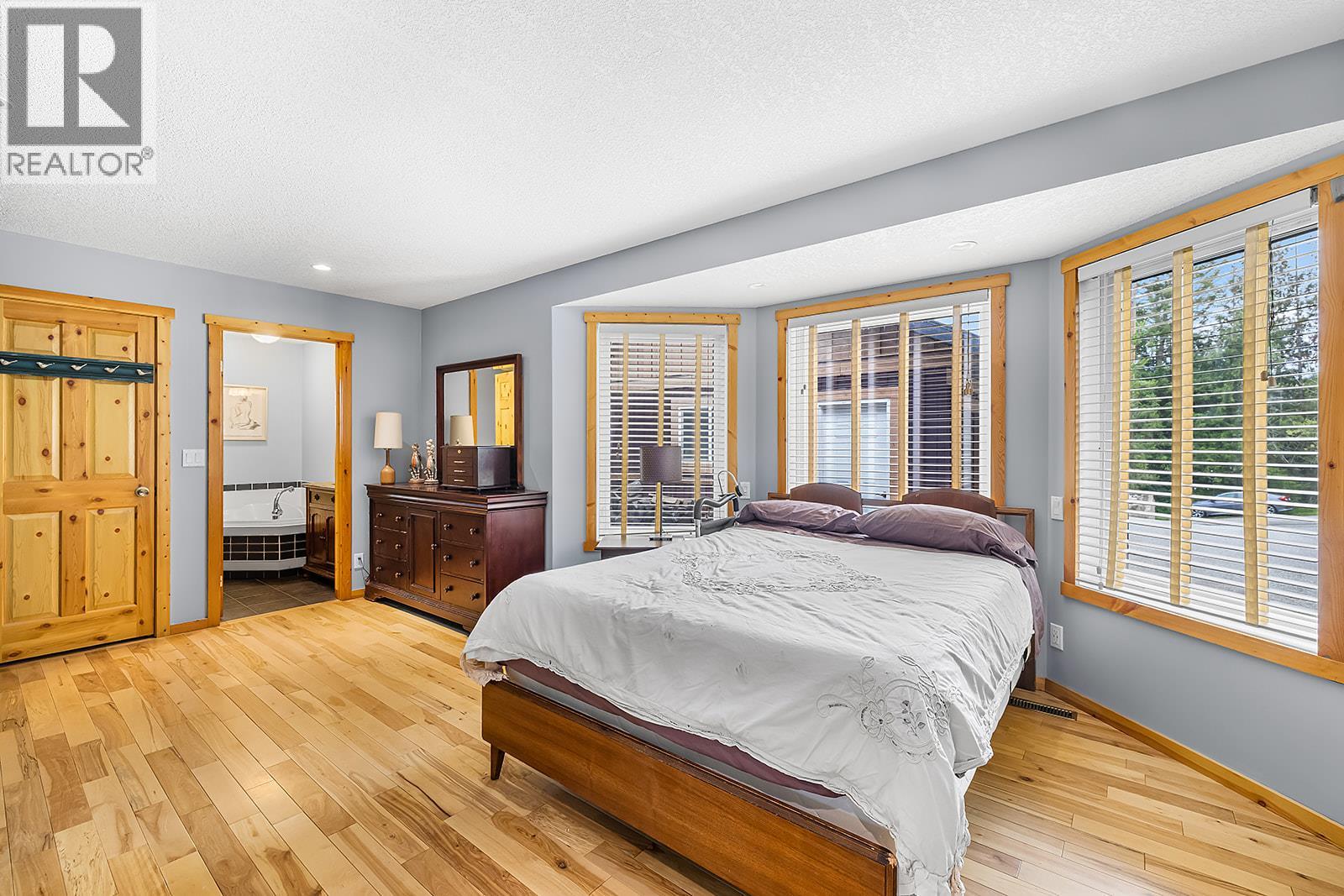 109 2nd Avenue S - 16