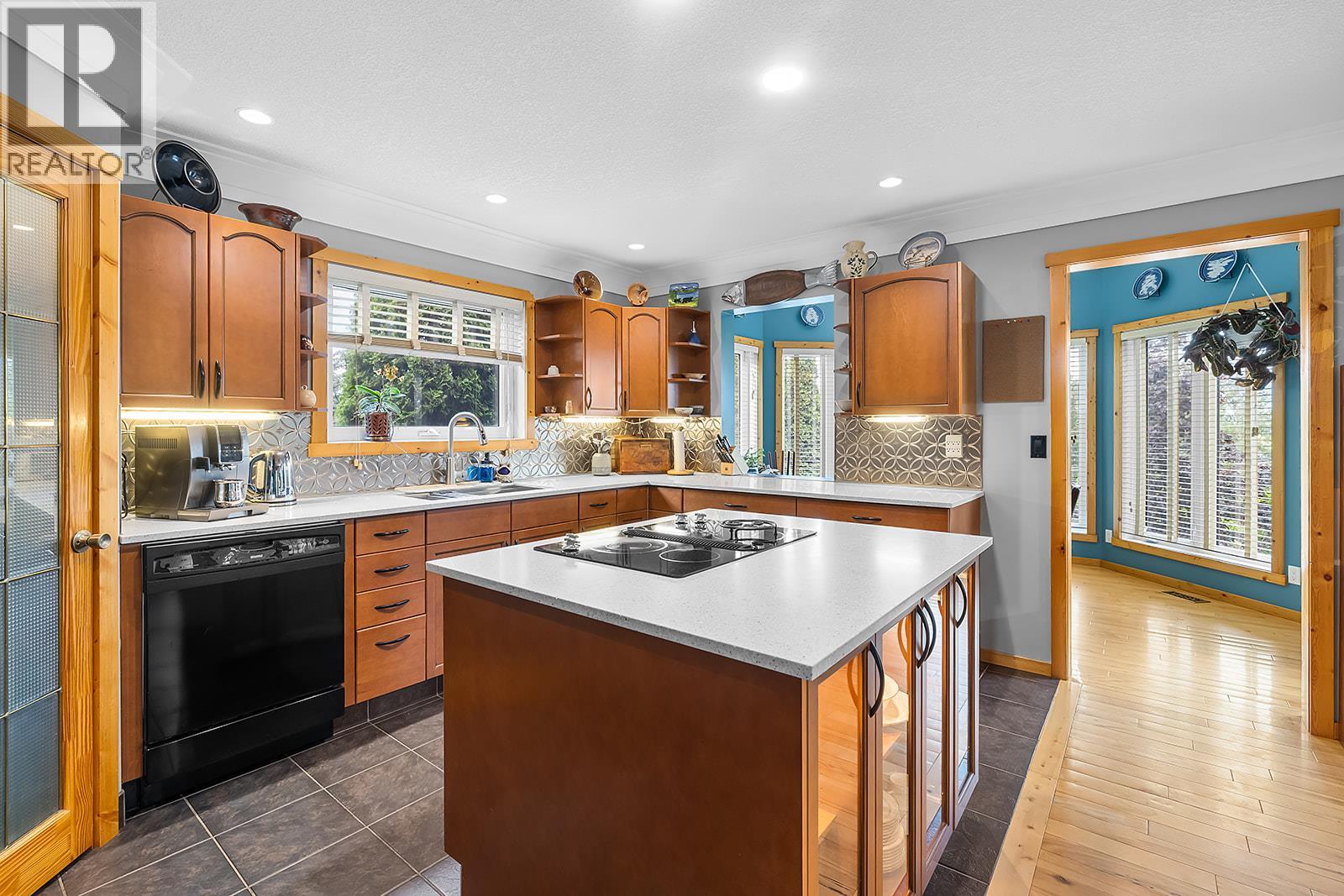 109 2nd Avenue S - 6