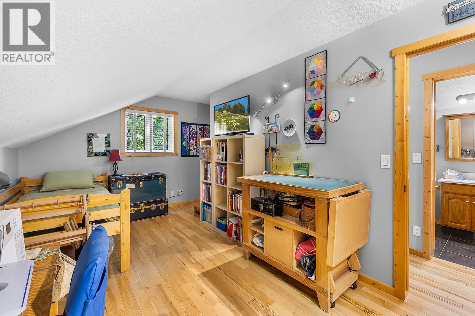 109 2nd Avenue S - 24