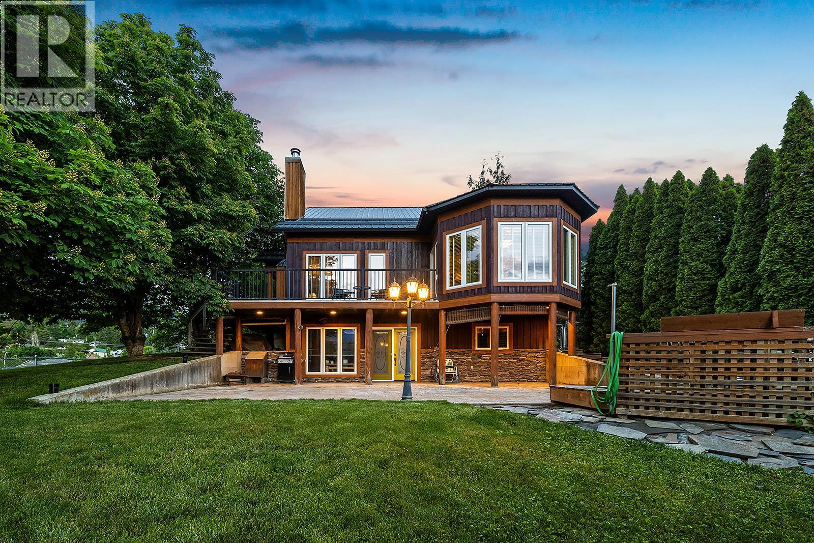 109 2nd Avenue S - 1