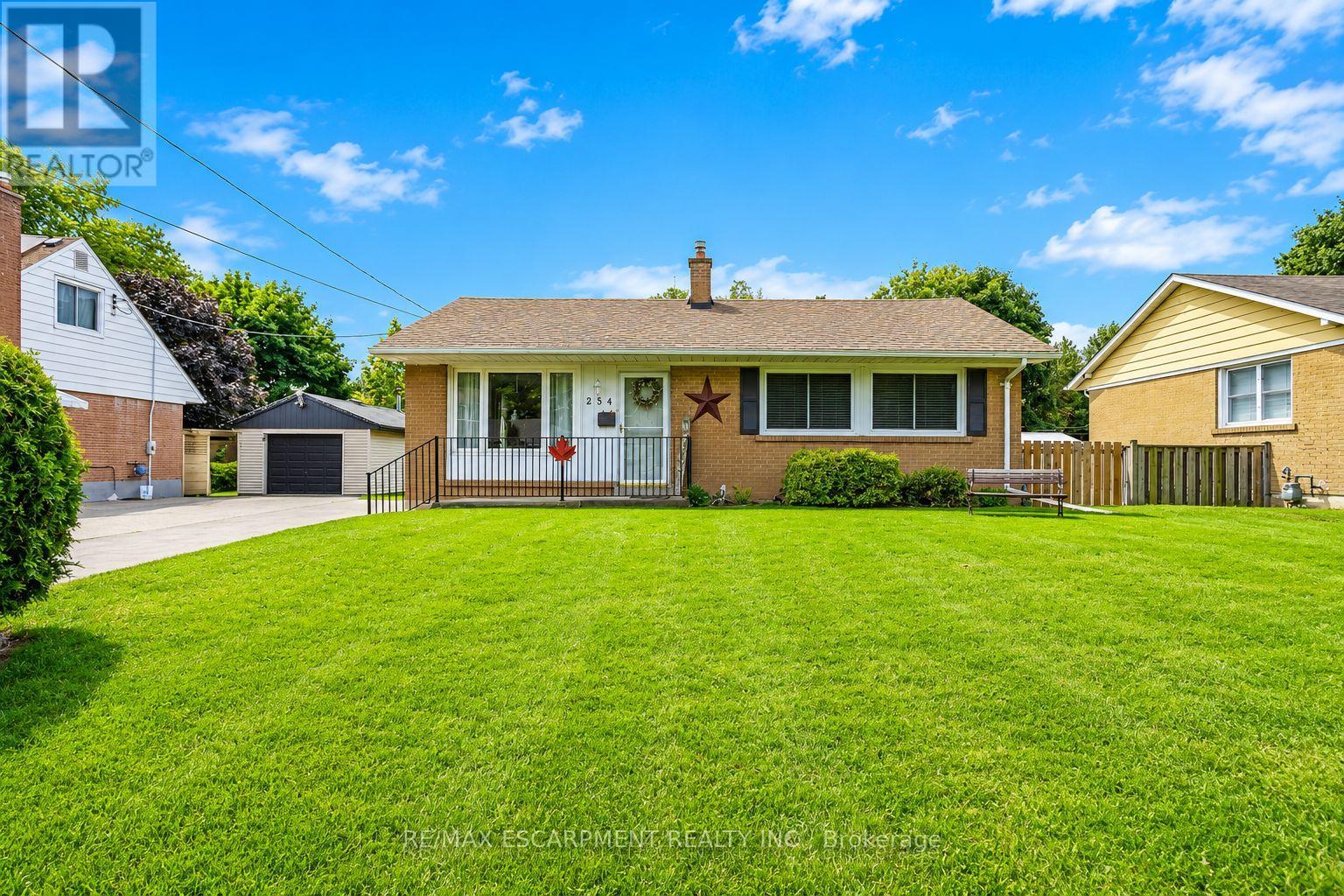 234 BELL STREET - 4