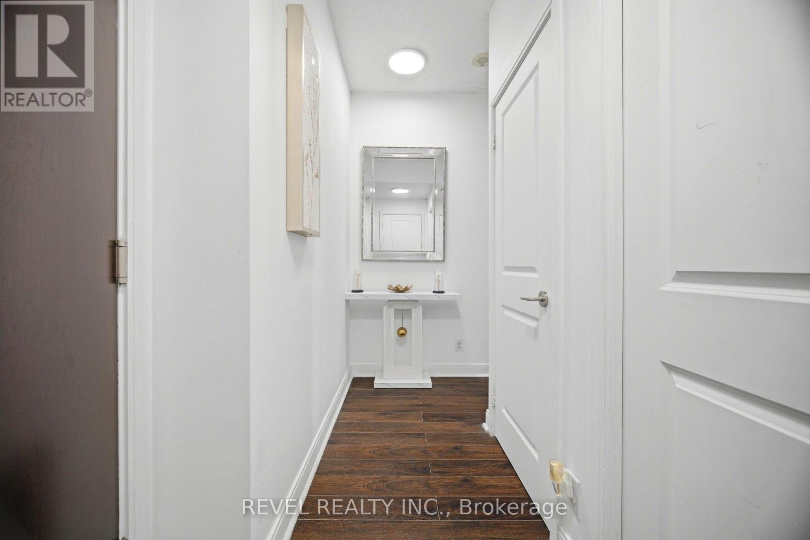 #707 50 ABSOLUTE AVENUE - 11