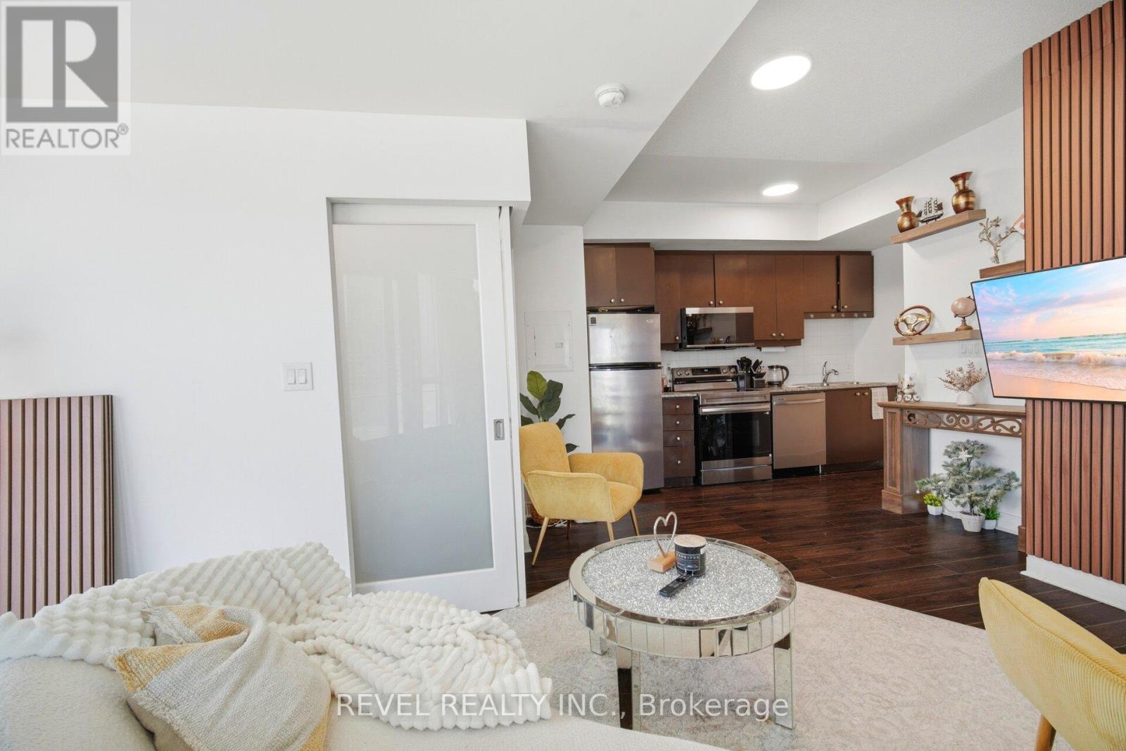 #707 50 ABSOLUTE AVENUE - 15