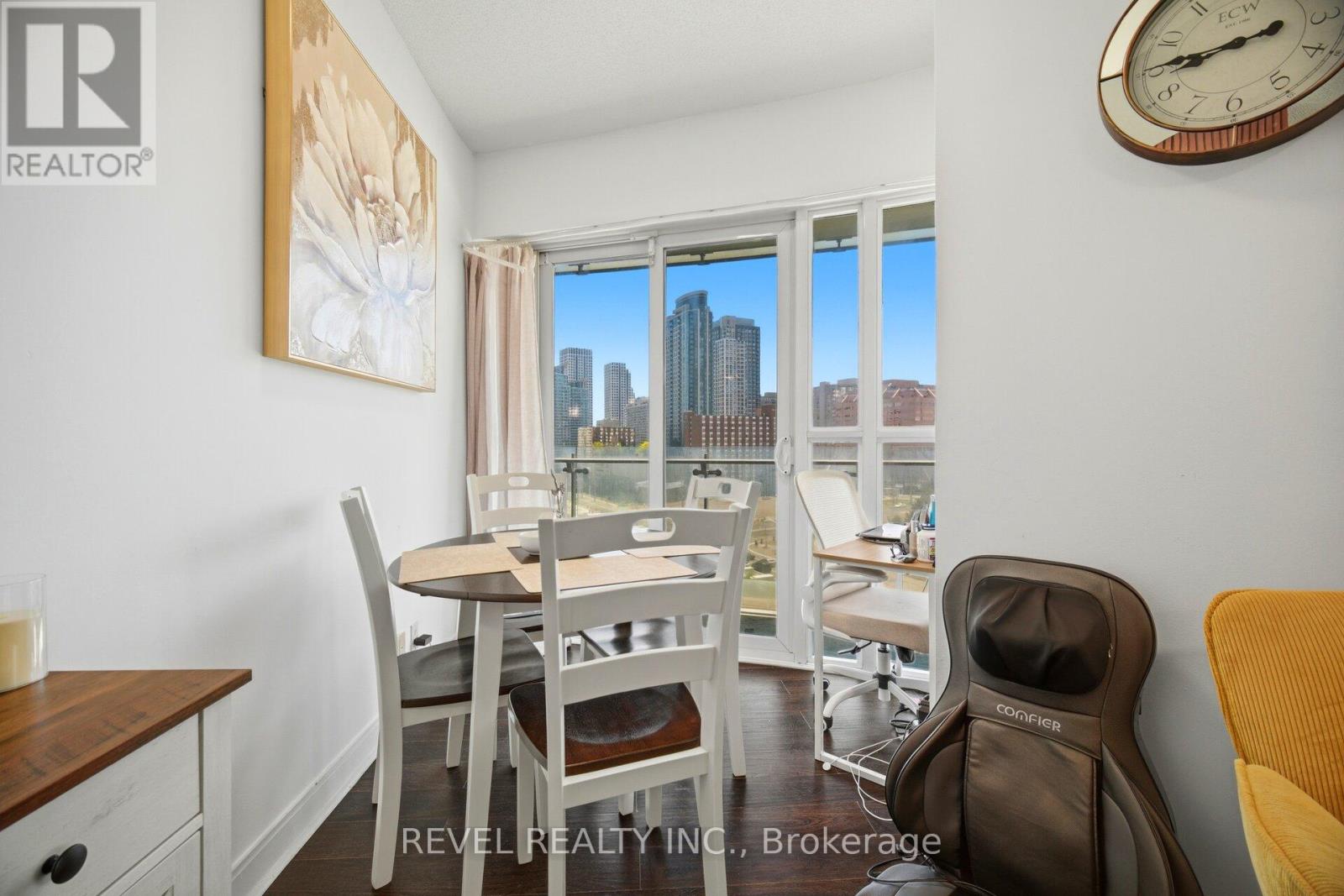 #707 50 ABSOLUTE AVENUE - 16