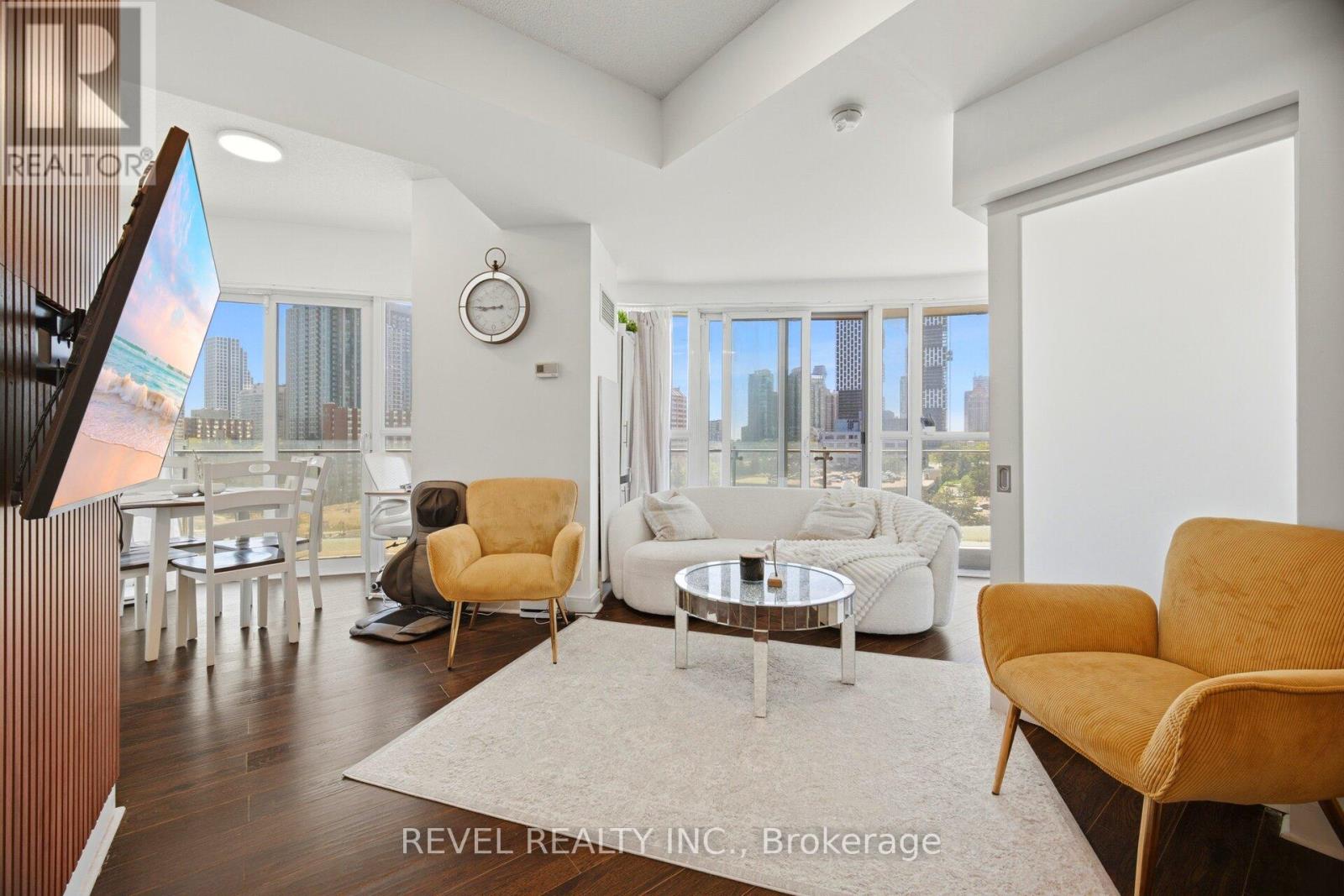 #707 50 ABSOLUTE AVENUE - 20