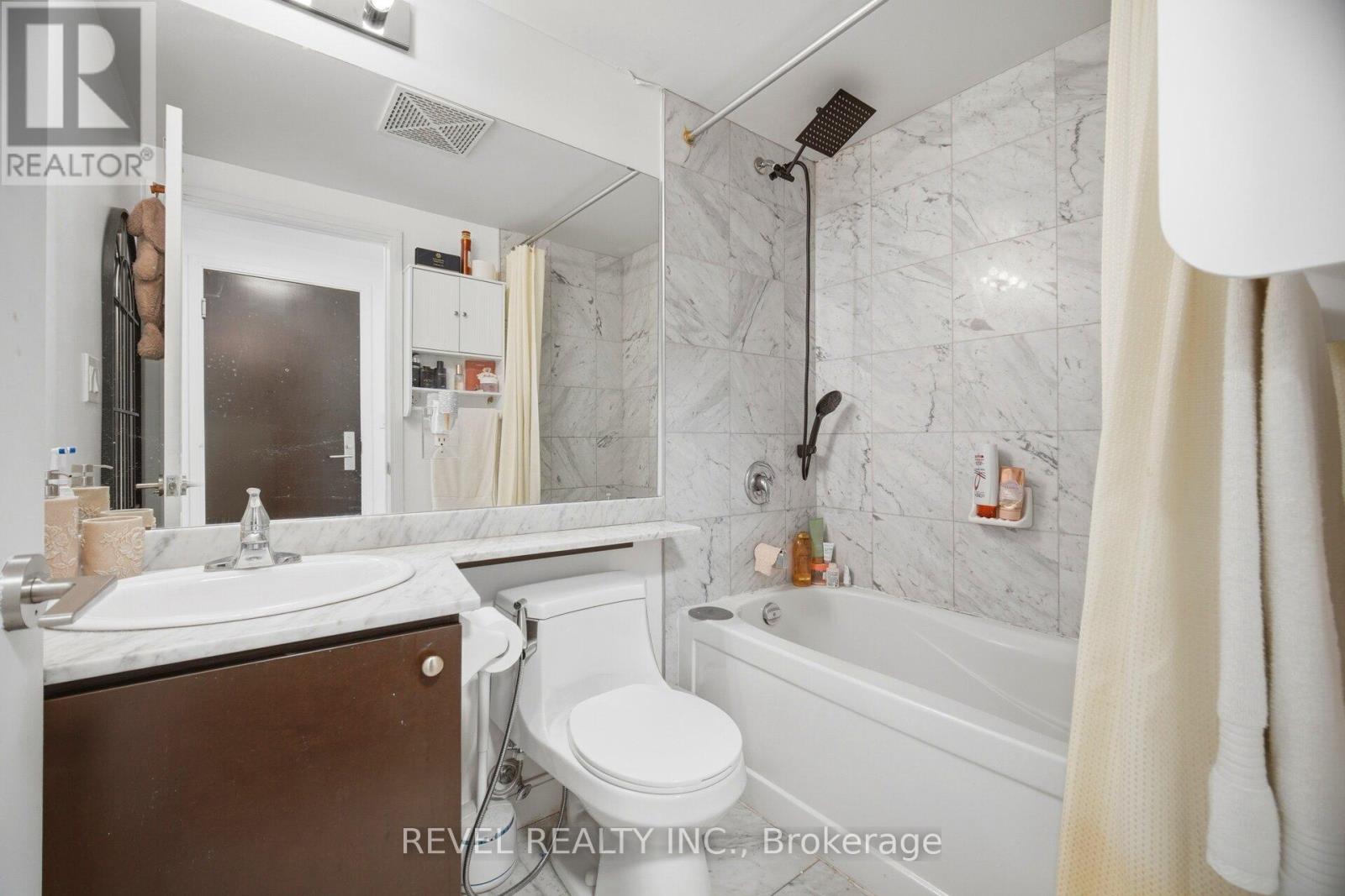 #707 50 ABSOLUTE AVENUE - 28