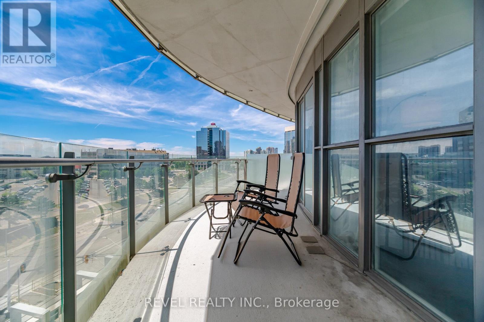 #707 50 ABSOLUTE AVENUE - 29