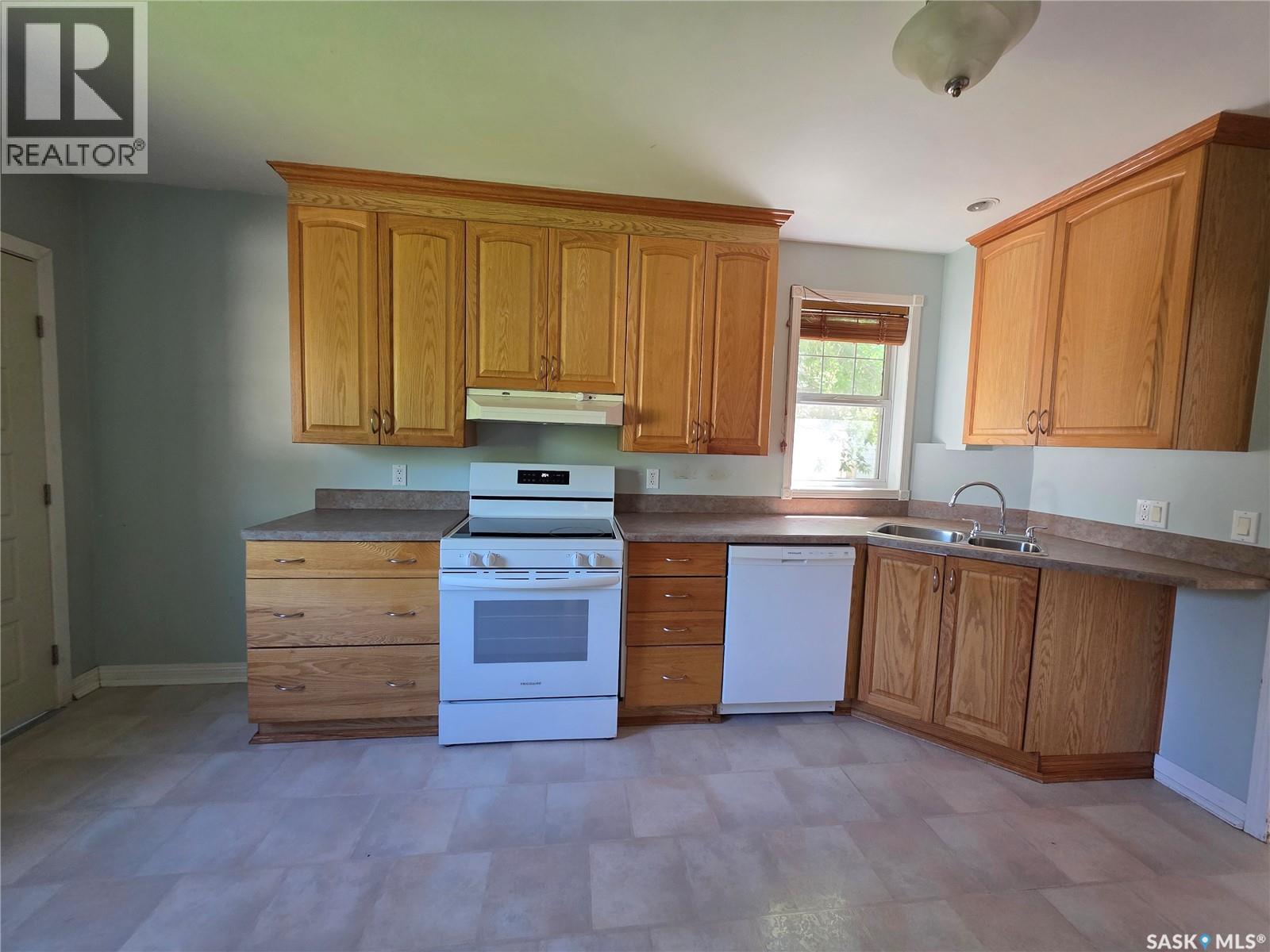 905 2nd STREET - 5