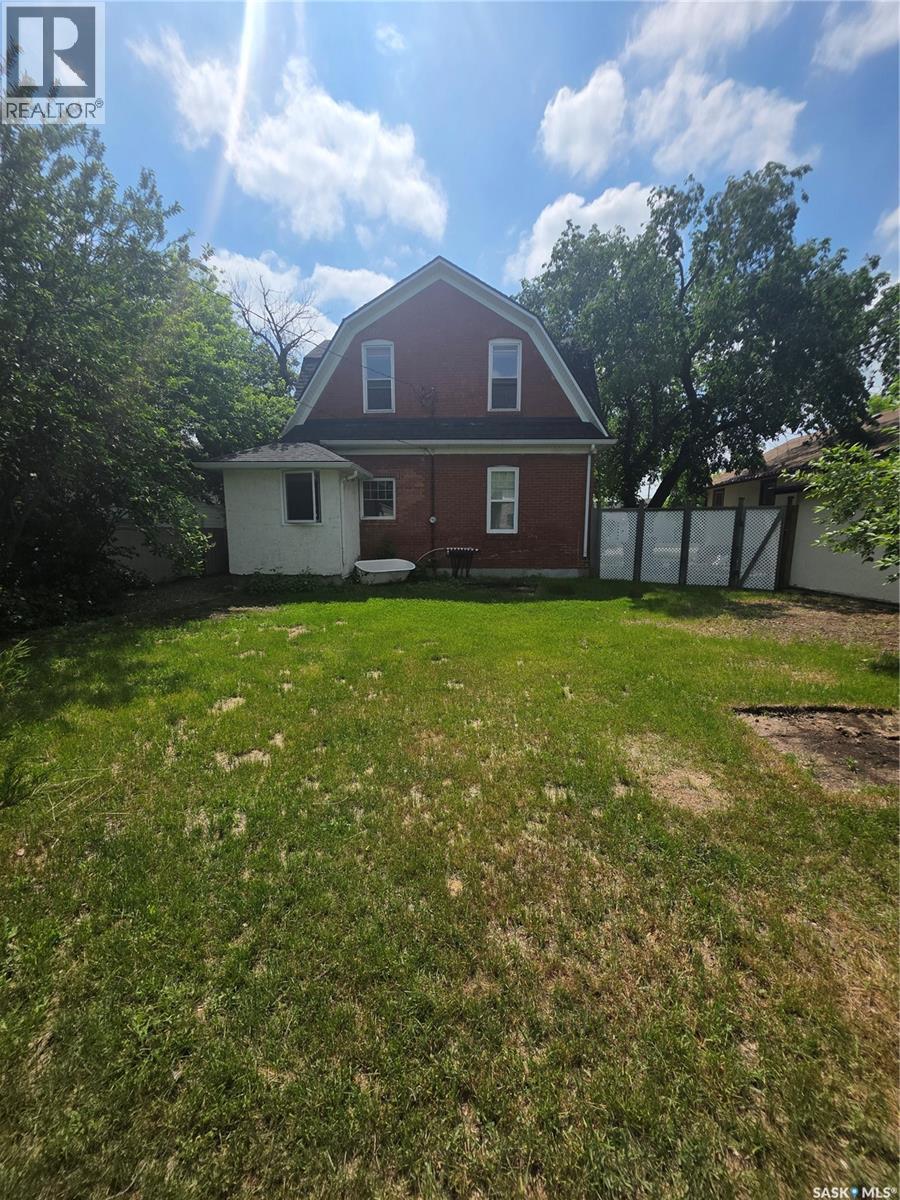 905 2nd STREET - 34