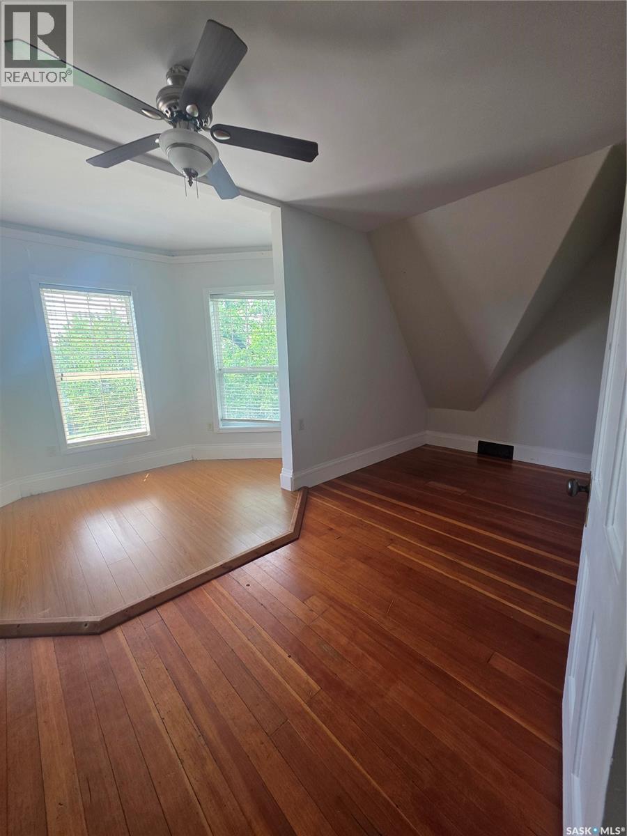 905 2nd STREET - 15