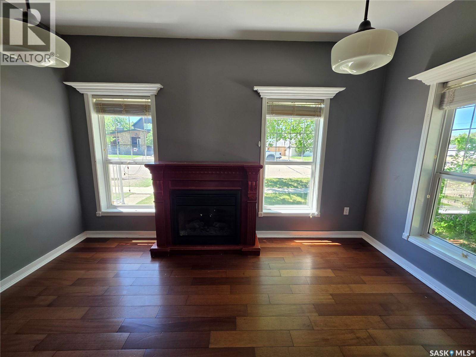 905 2nd STREET - 11