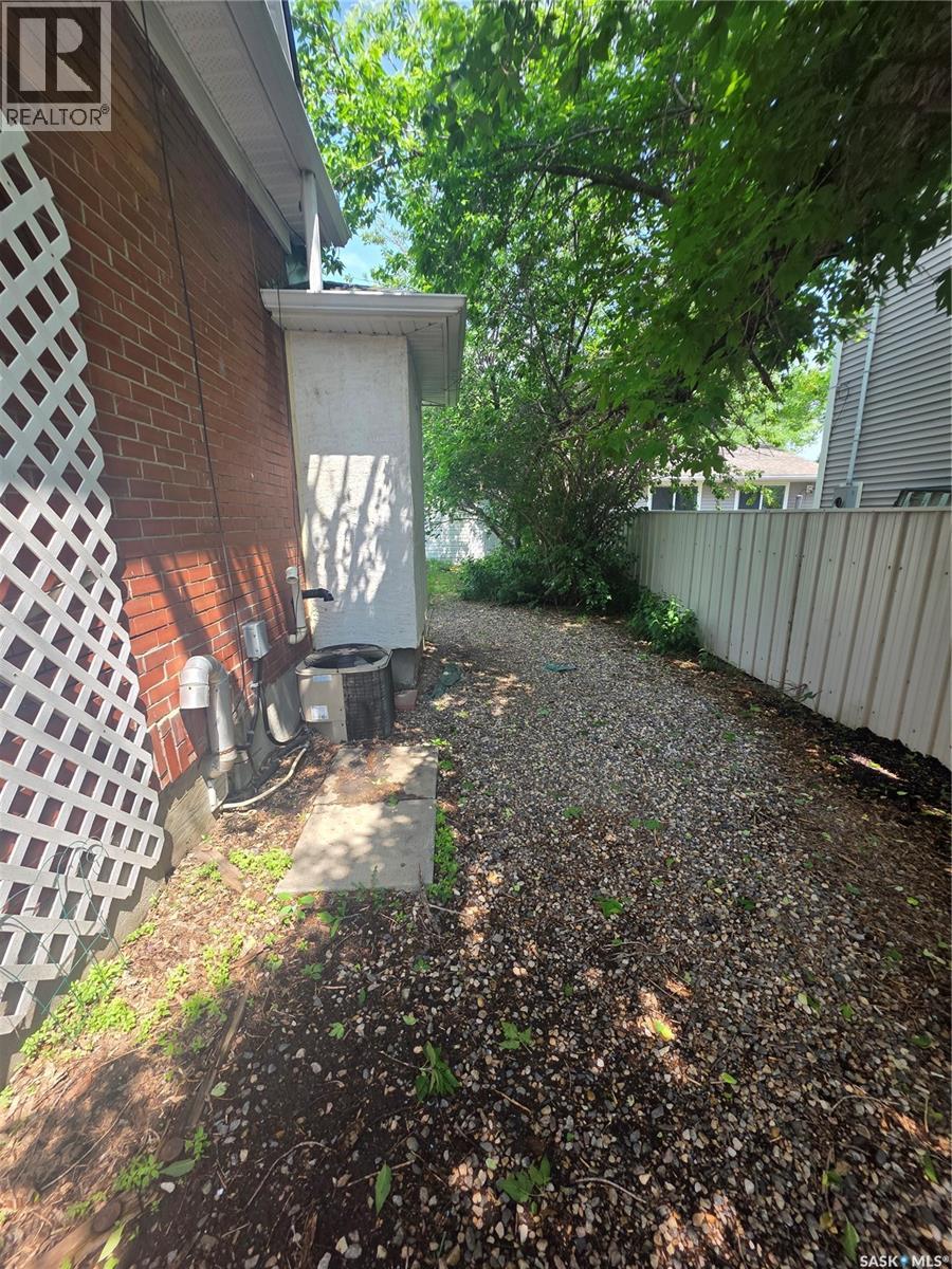 905 2nd STREET - 38