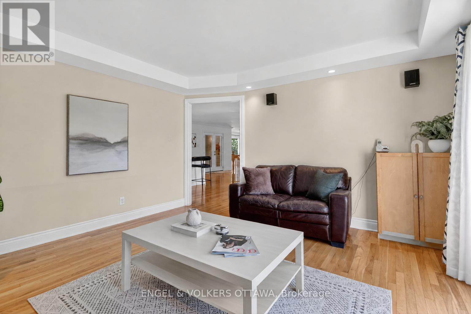 528 TULLAMORE STREET — photo 14 of 35
