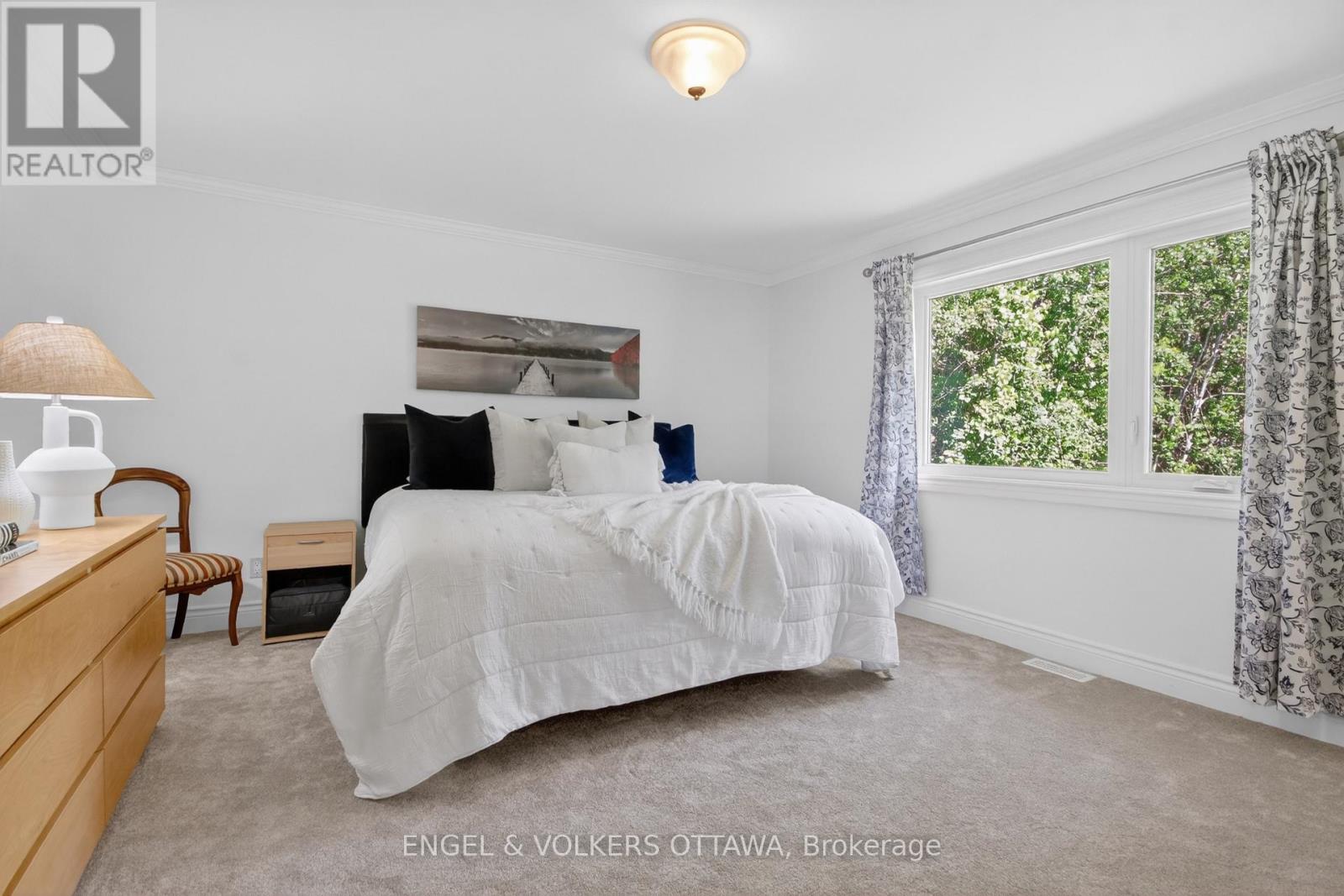528 TULLAMORE STREET — photo 18 of 35