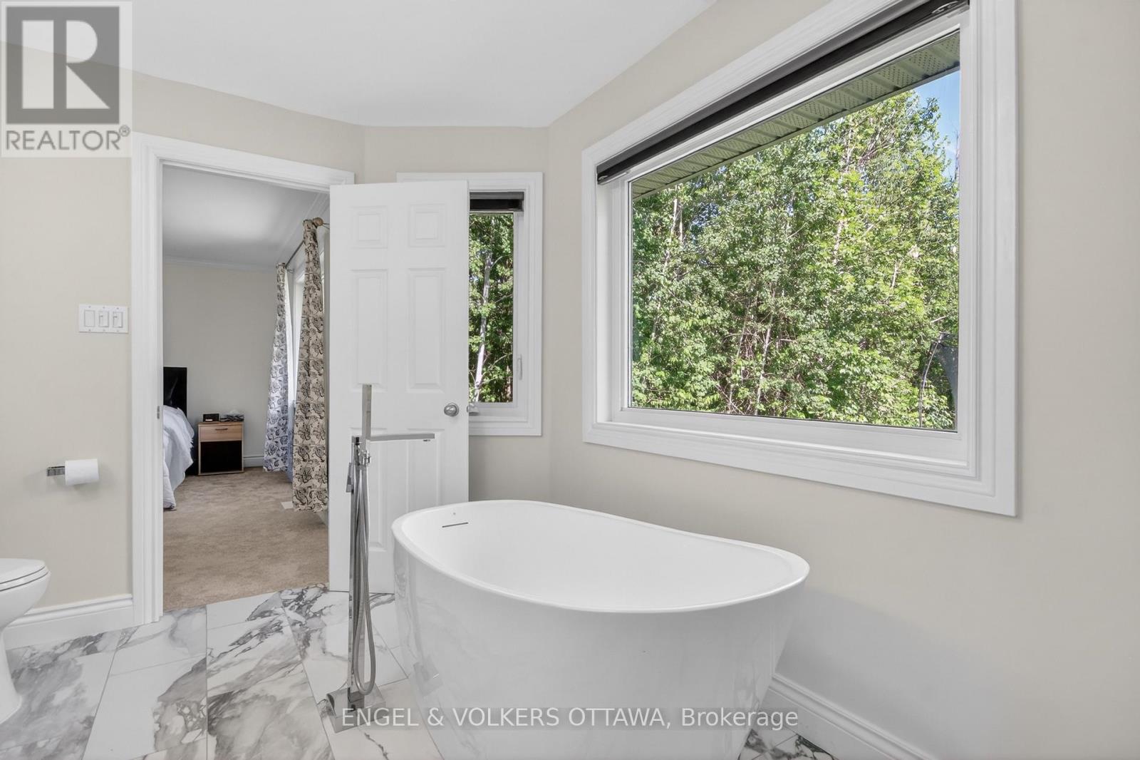 528 TULLAMORE STREET — photo 19 of 35
