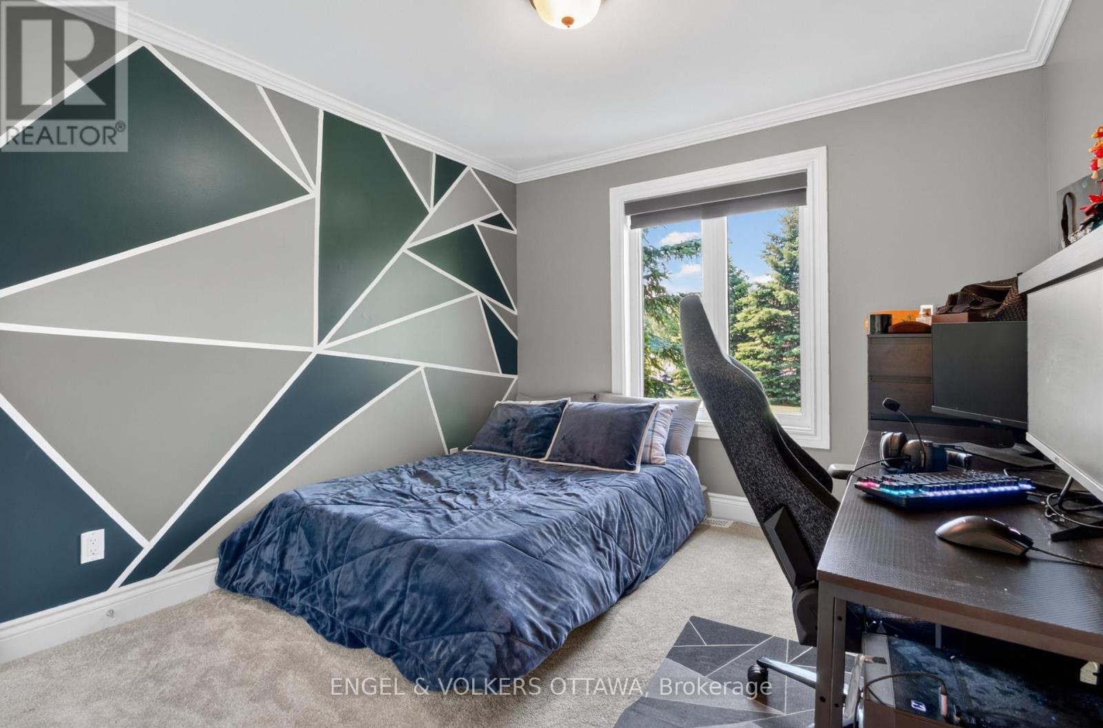 528 TULLAMORE STREET — photo 22 of 35
