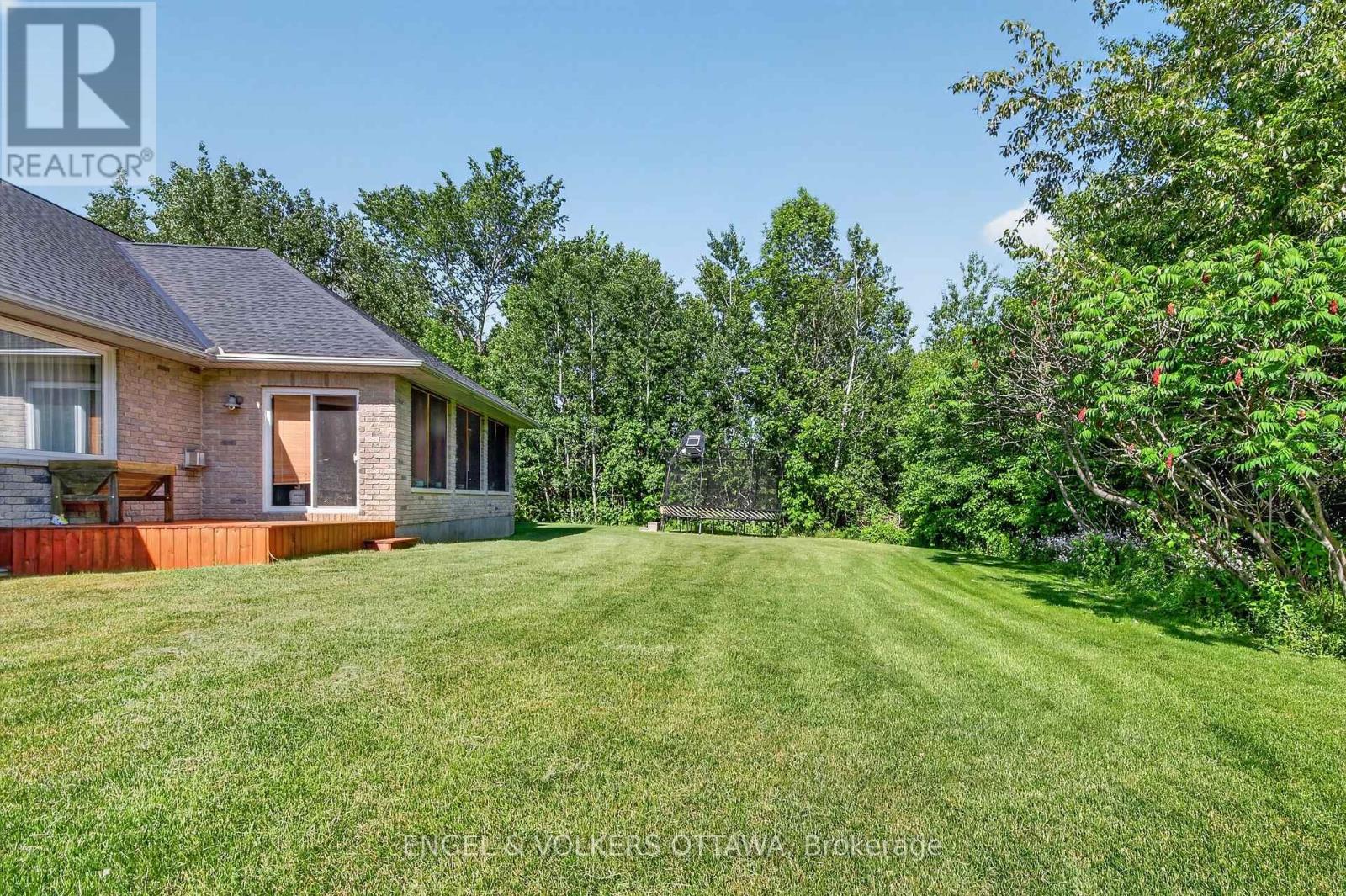 528 TULLAMORE STREET — photo 31 of 35