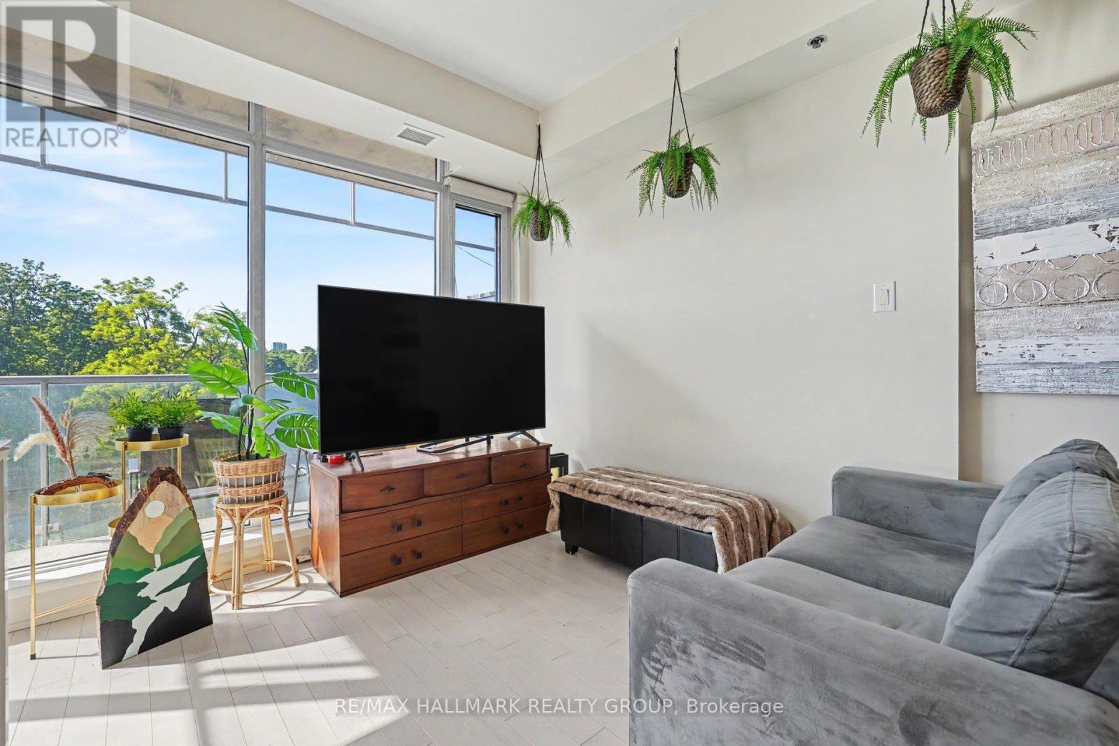#504 98 RICHMOND ROAD - 10