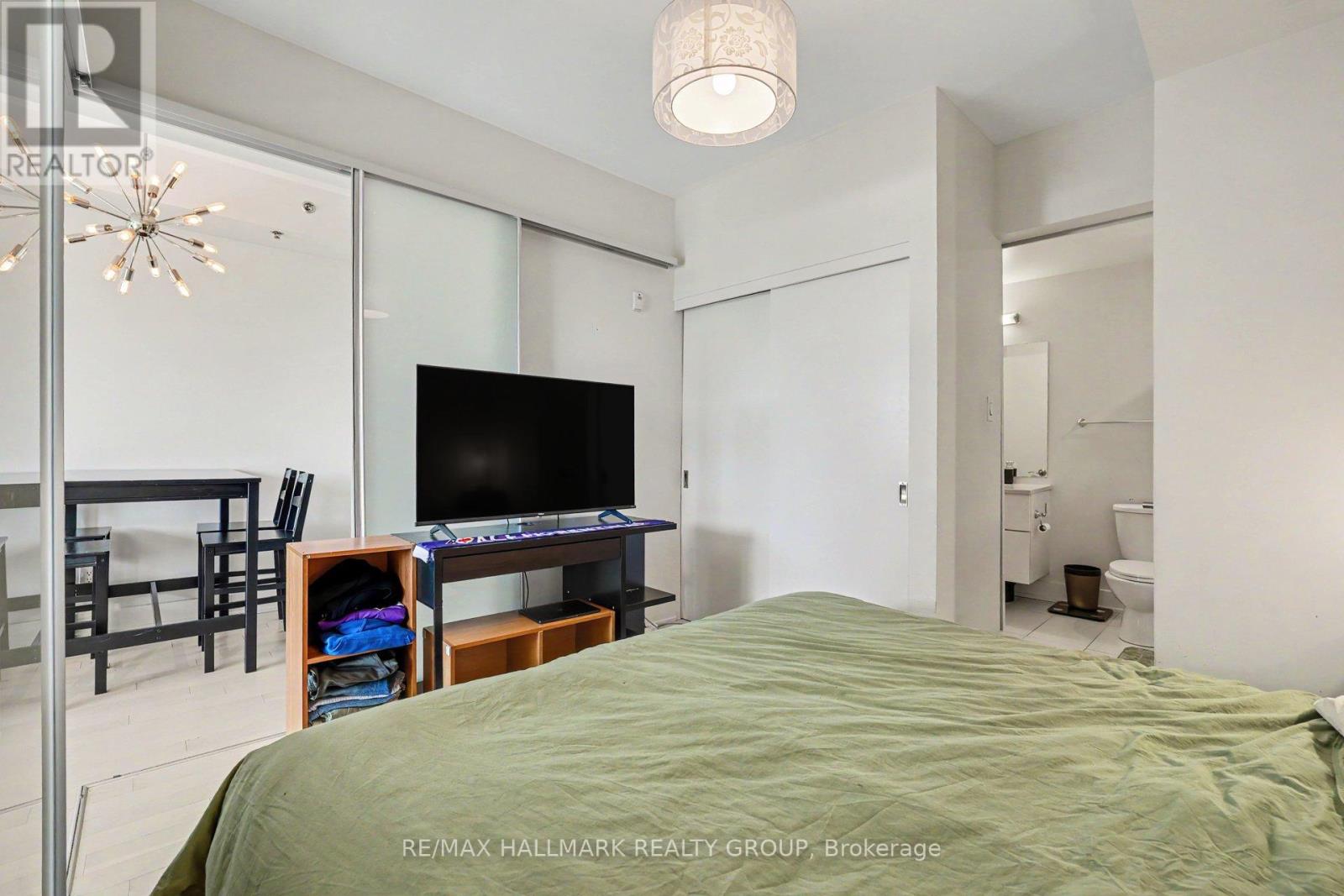 #504 98 RICHMOND ROAD - 16