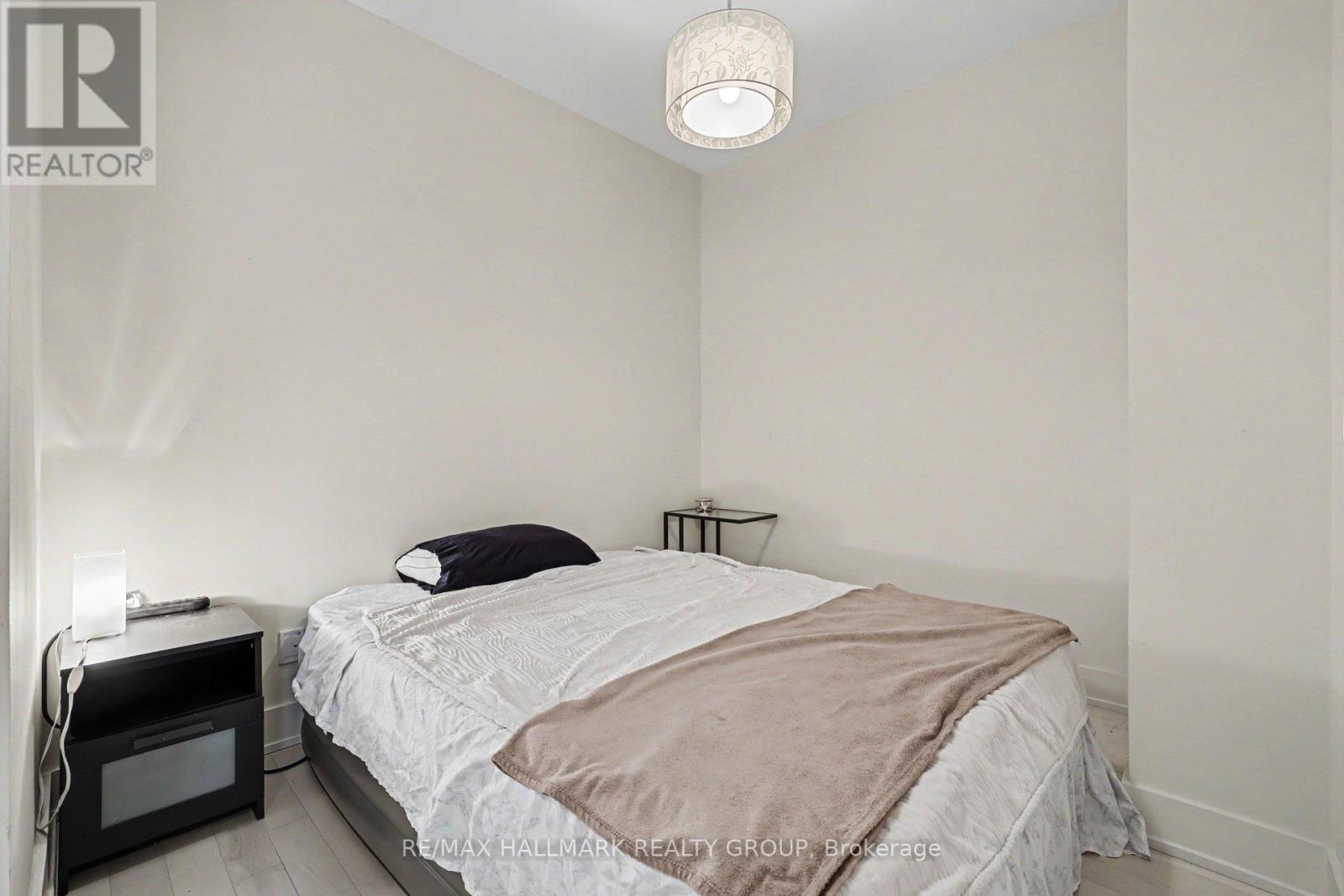 #504 98 RICHMOND ROAD - 7