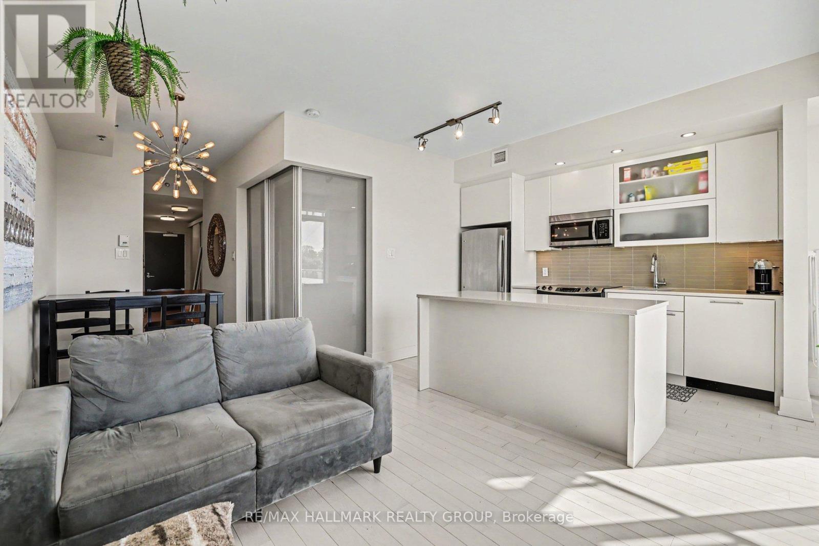 #504 98 RICHMOND ROAD - 8