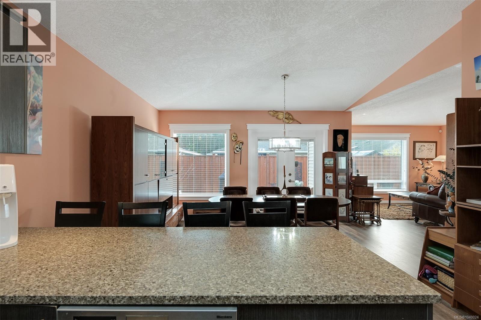 52 7586 Tetayut Rd, Central Saanich