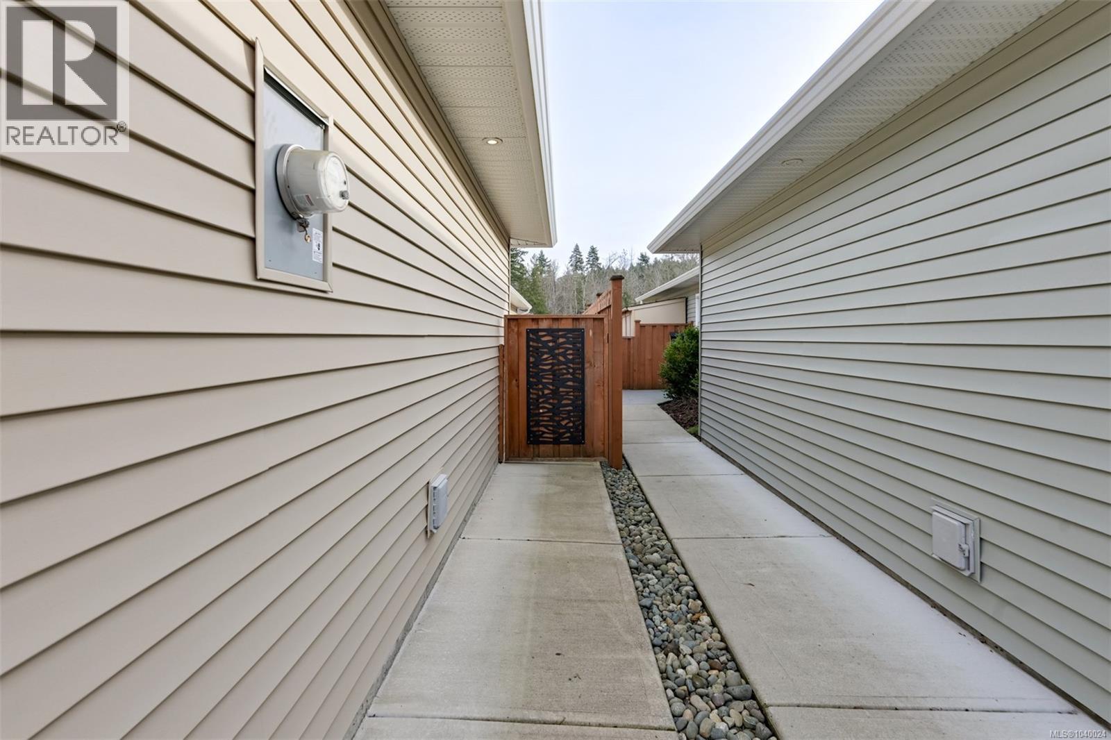 52 7586 Tetayut Rd, Central Saanich
