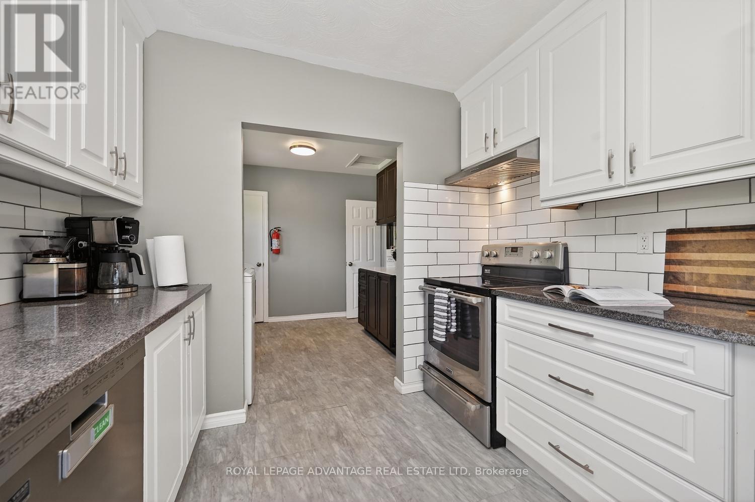 1218 GALBRAITH ROAD - 13