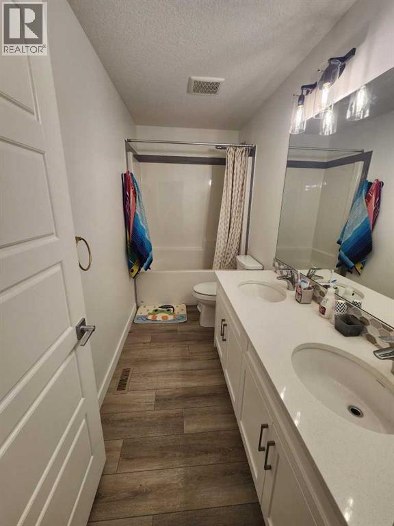 5 Piece Bath with Double Sink