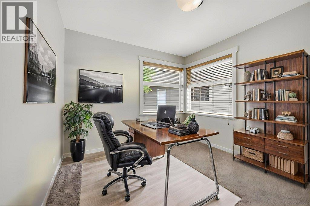 2470 24 Avenue NE - 38