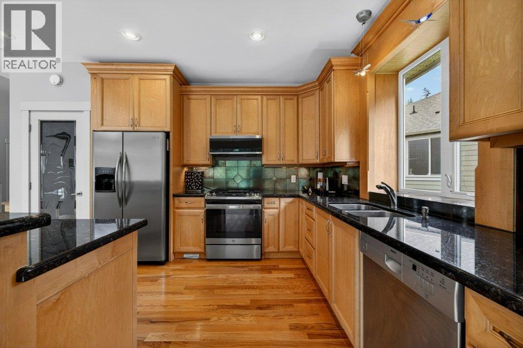 2470 24 Avenue NE - 26