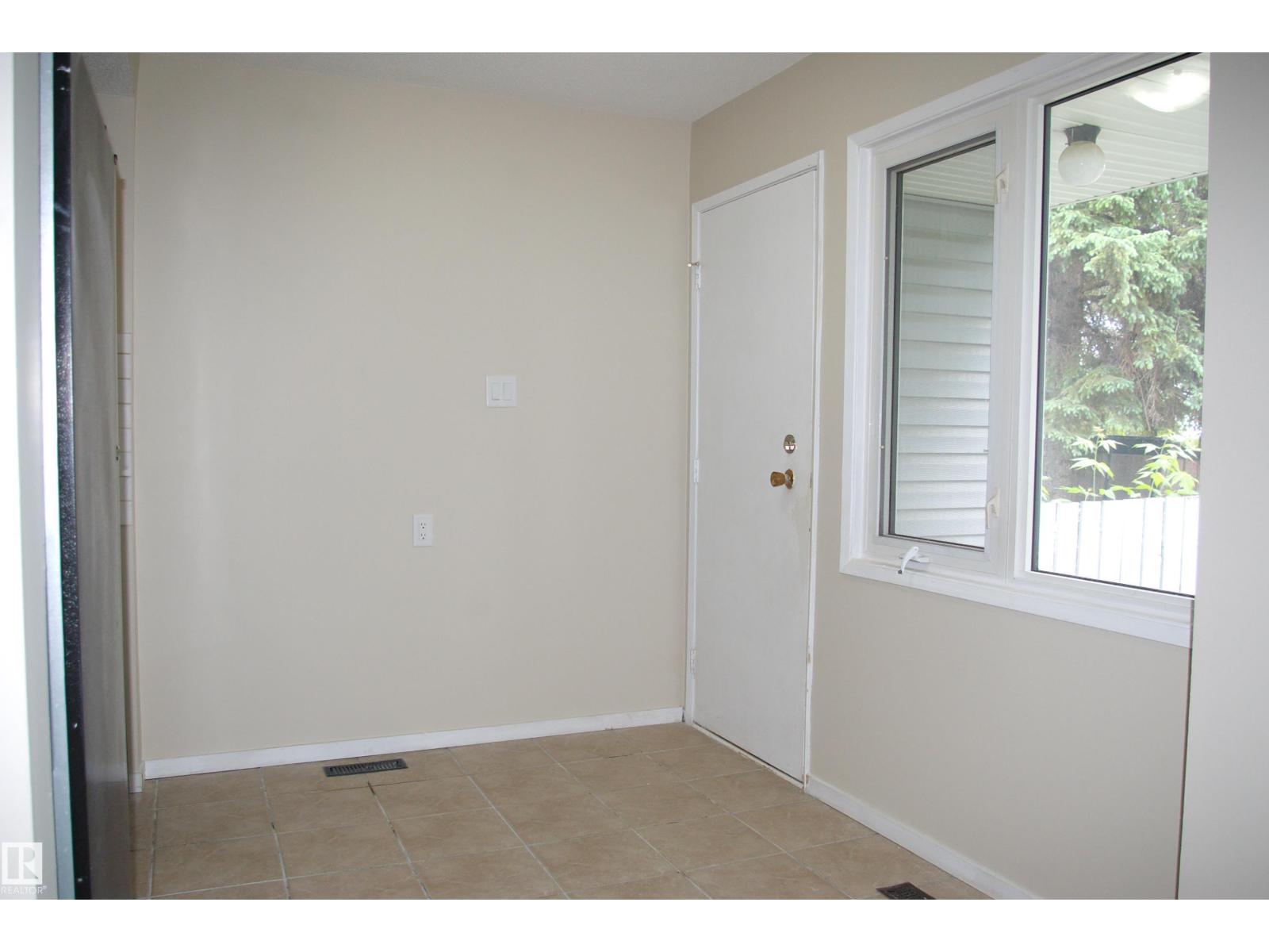 83 AMBERLY CT NW — photo 11