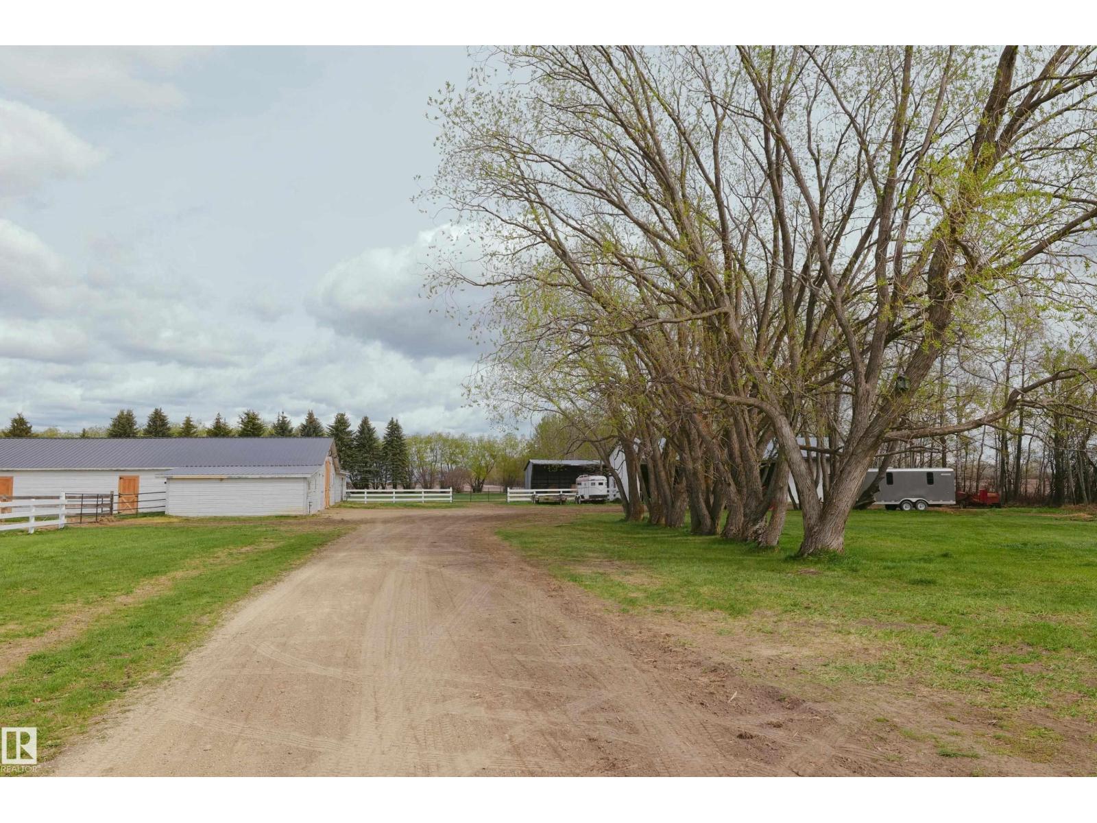 3418 Twp Rd 620 - 61