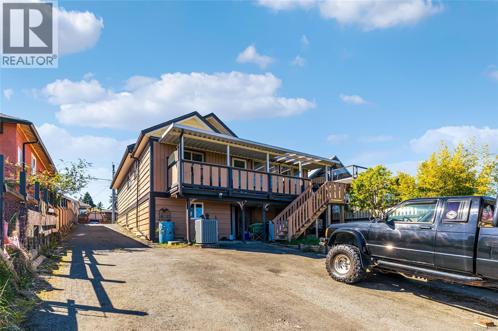 18 Gillespie St S - 36