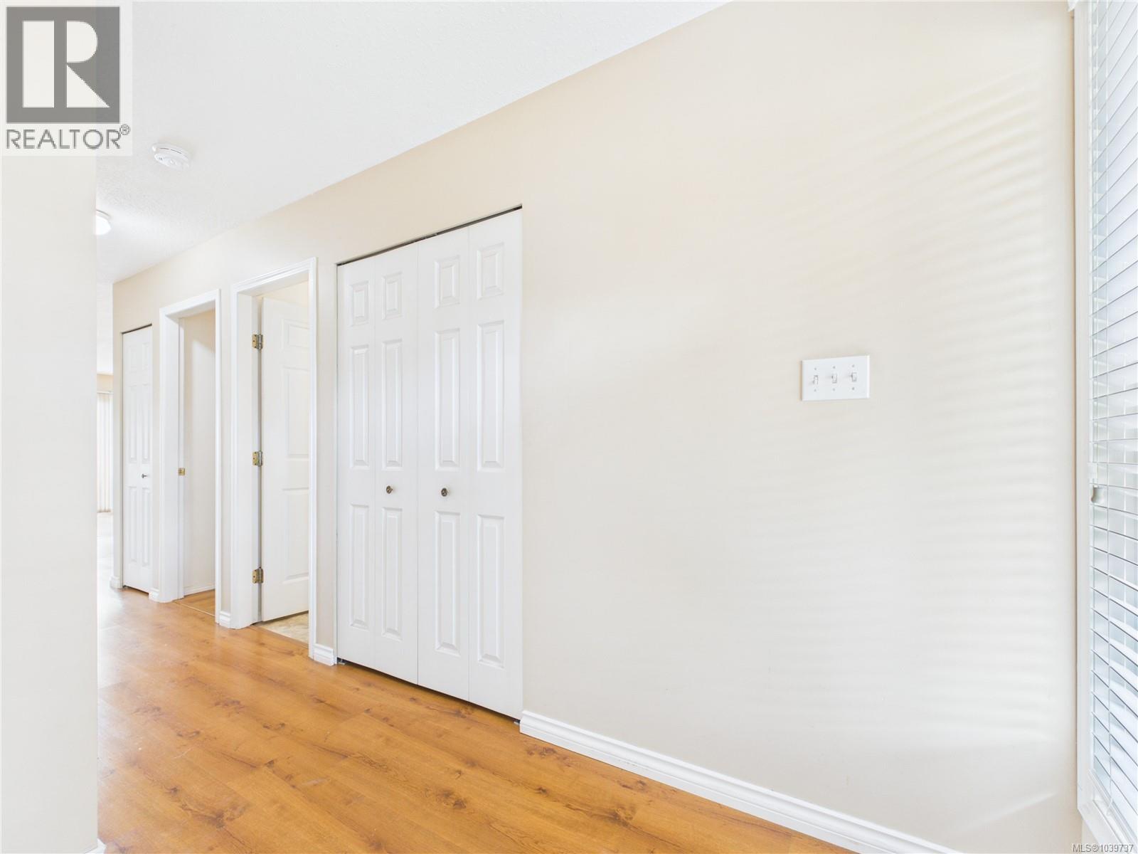 398 Petroglyph Cres - 8