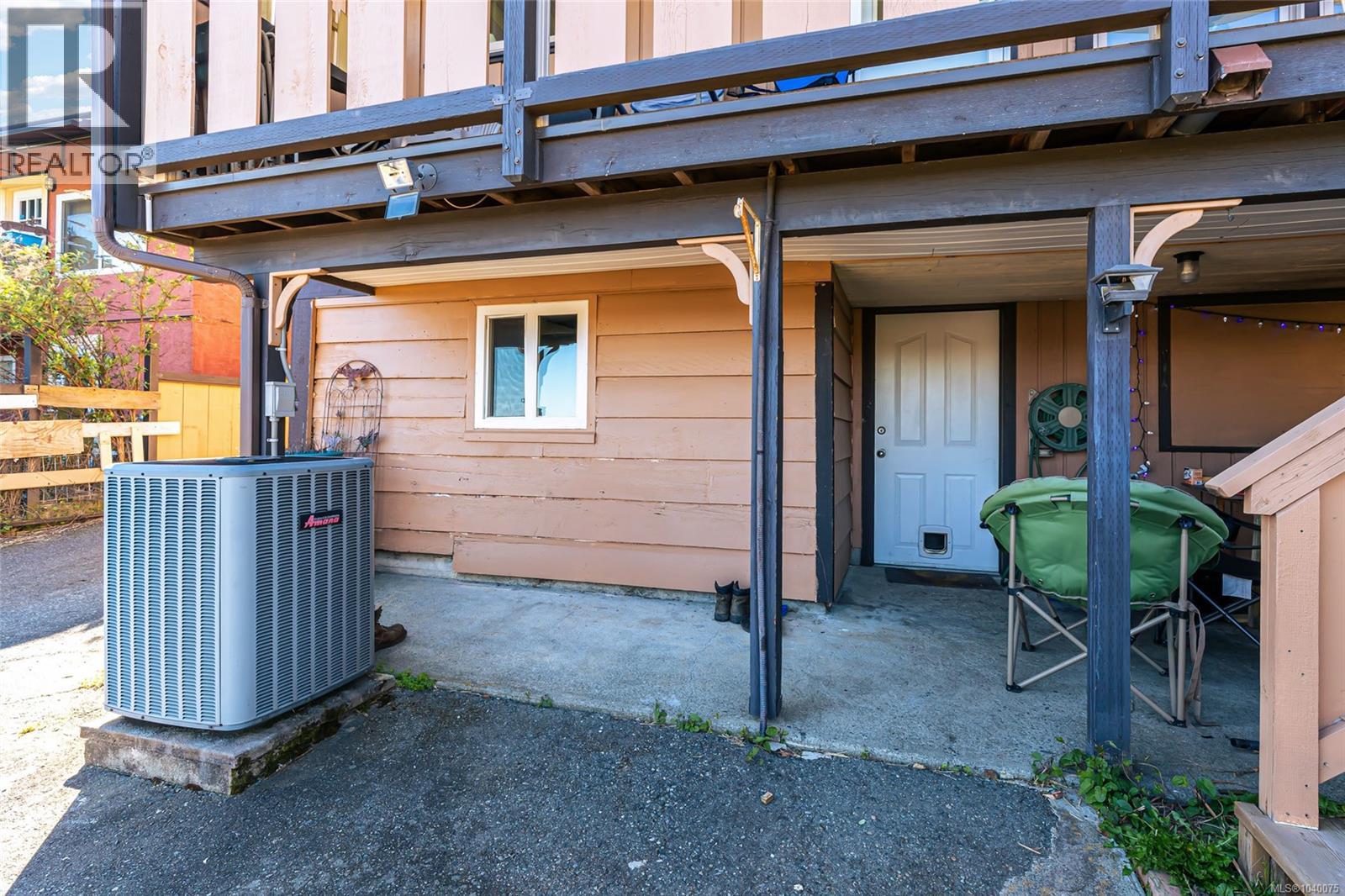 18 Gillespie St S - 32
