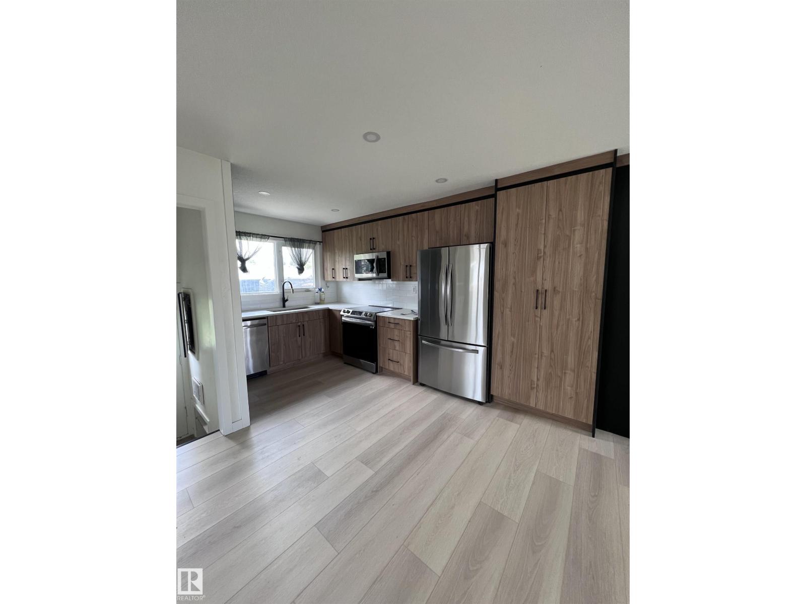 11911 133 AV NW - photo 4