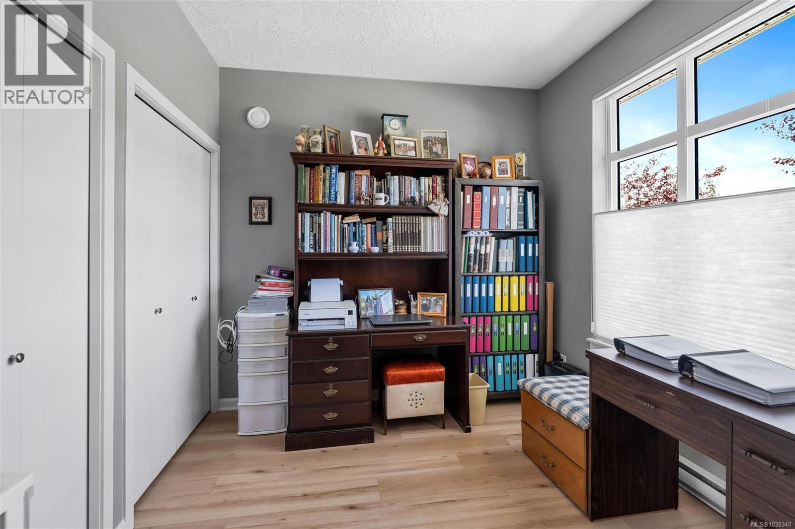 2410 Fern Way - 22