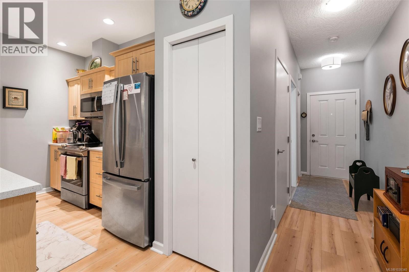 2410 Fern Way - 11