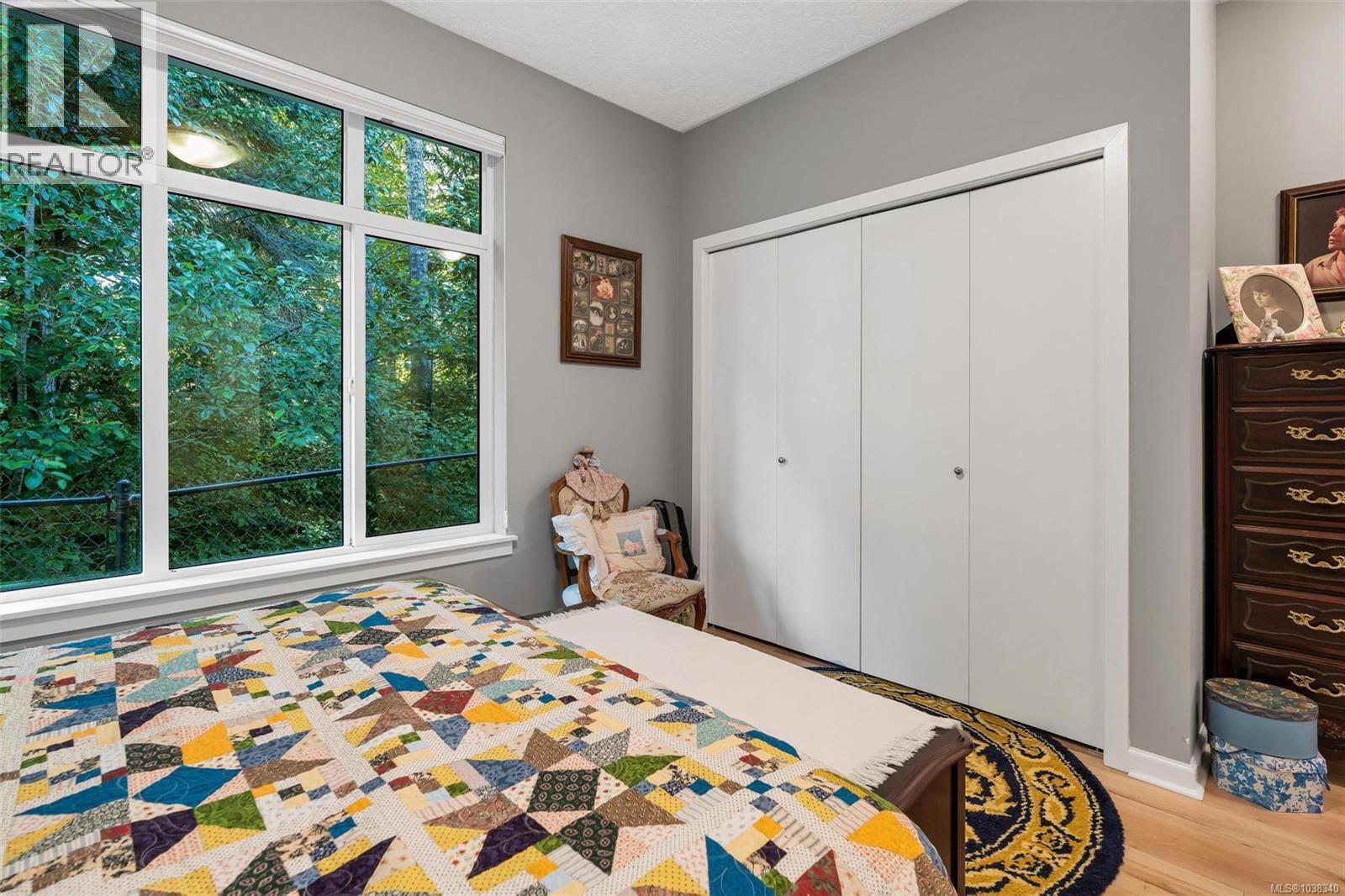 2410 Fern Way - 18