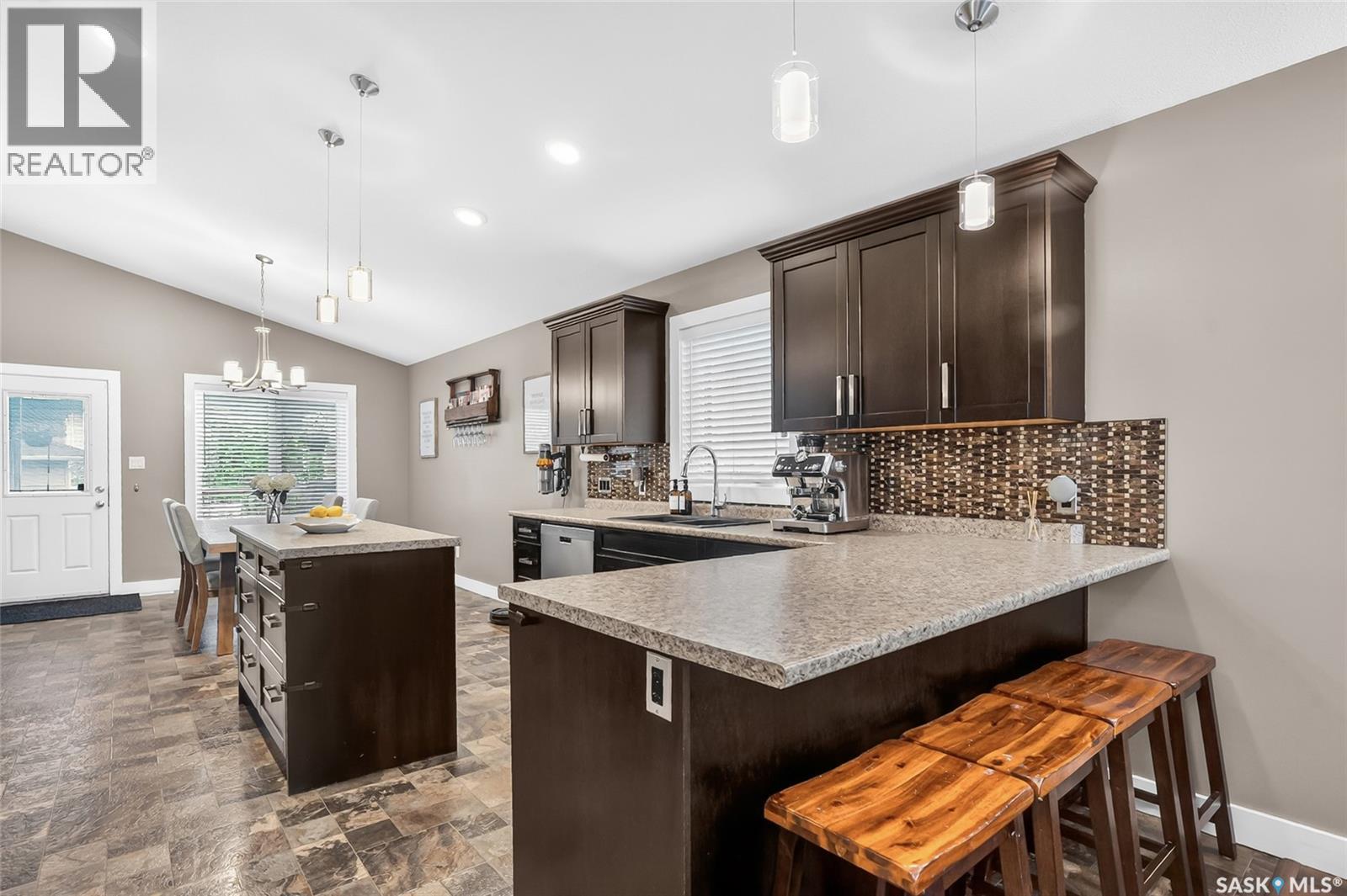 434 Langlois WAY — photo 8