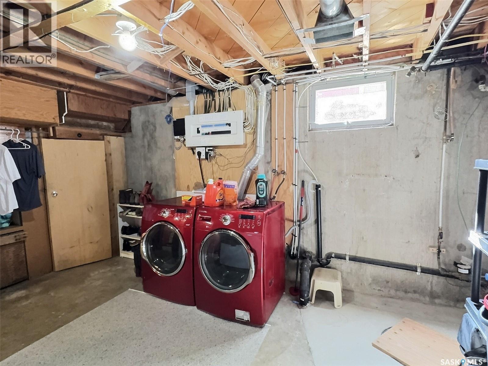 211 Duncan ROAD — photo 31