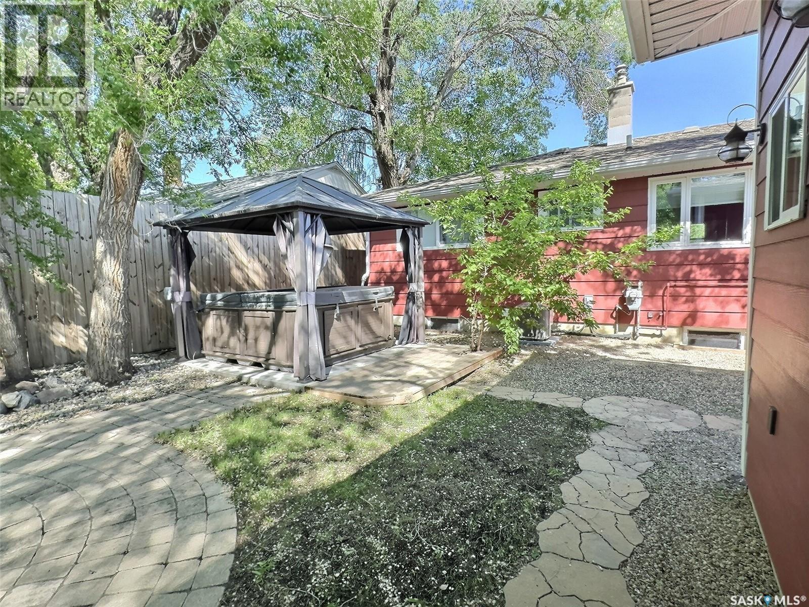 211 Duncan ROAD — photo 39