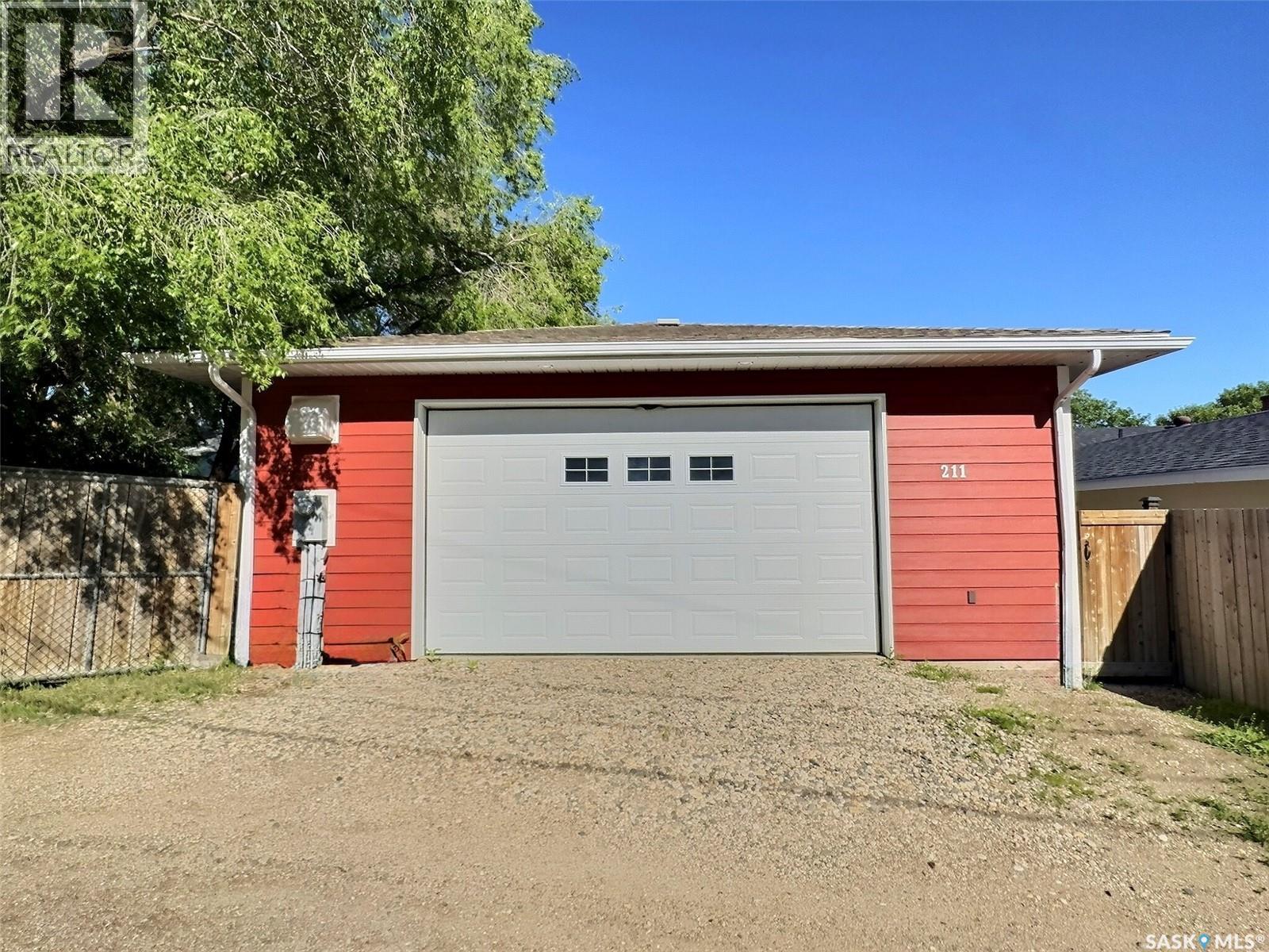 211 Duncan ROAD — photo 48