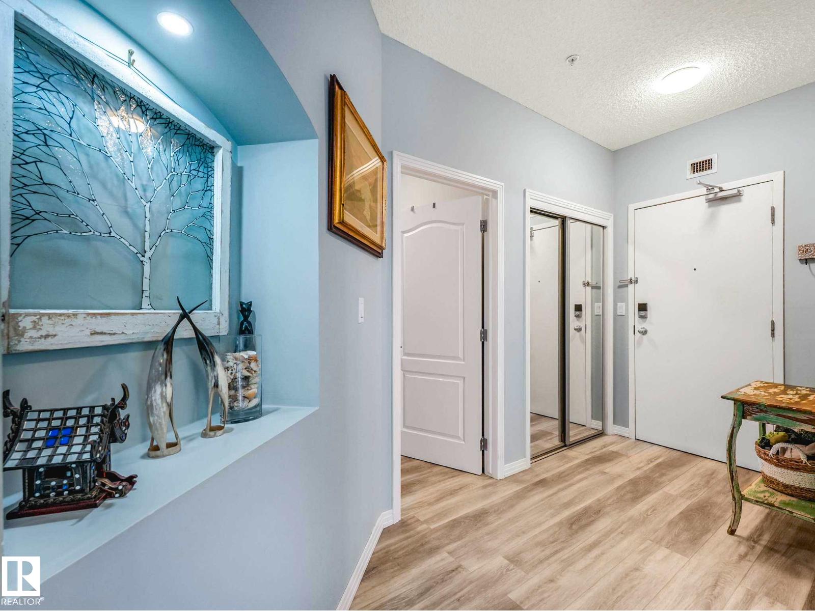 #401 11107 108 AV NW — photo 18
