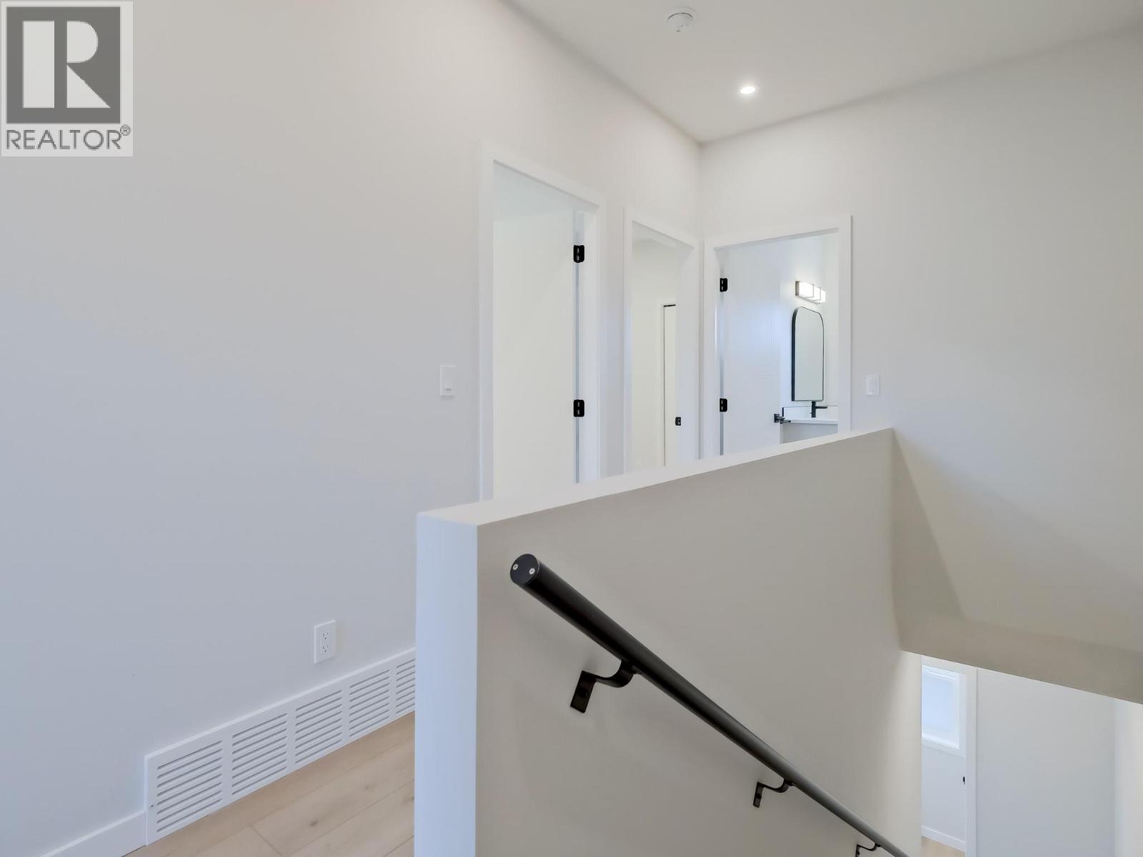 #103 275 Kinney Avenue - 15