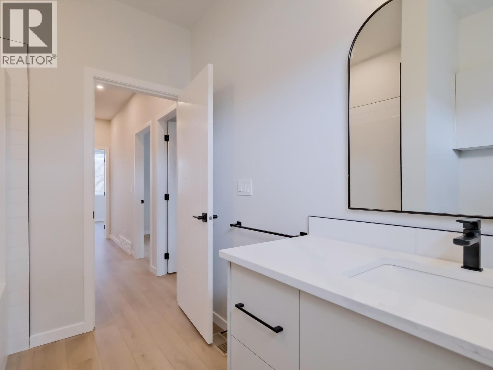103 275 Kinney Avenue, Penticton